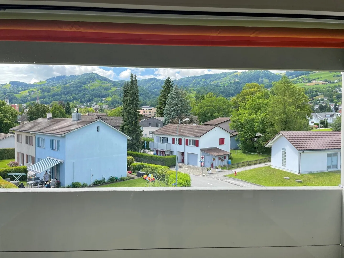 Zona residenziale tranquilla con vista sulla valle del Reno - Foto 10 di 11
