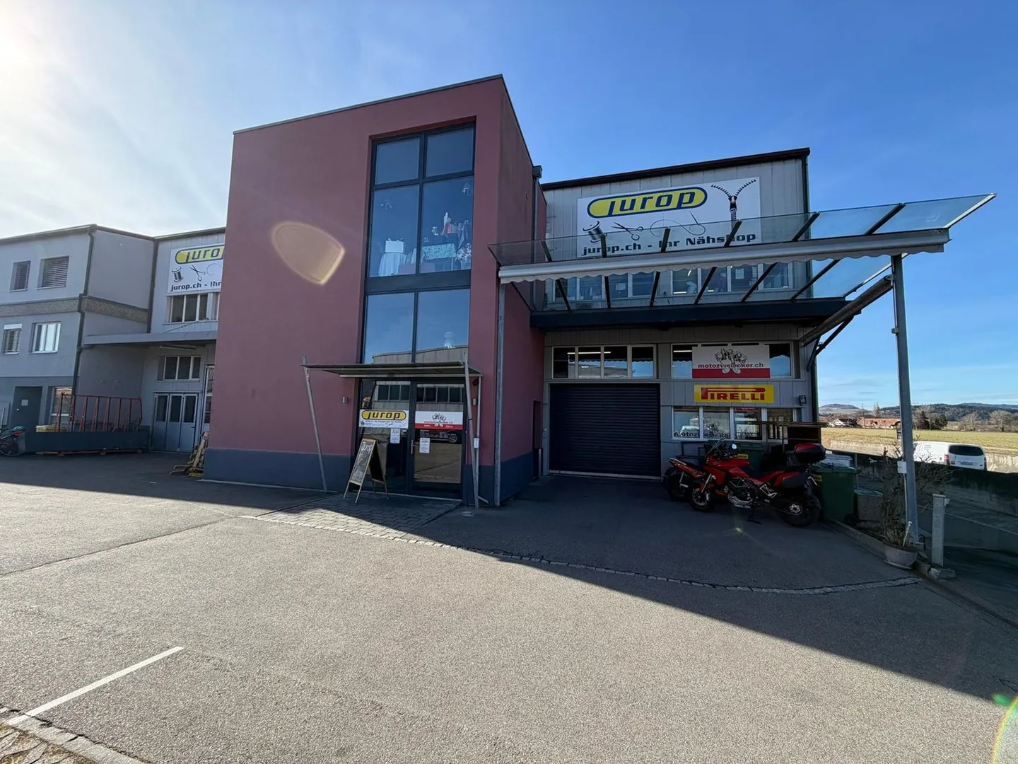 Geräumiger Gewerberaum in Uetendorf - Foto 1 von 8