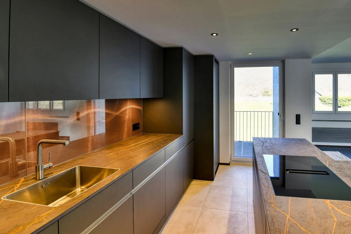 Appartamento in affitto in standard di proprietà con 2 camere da letto con bagno en suite - Foto 3 di 13