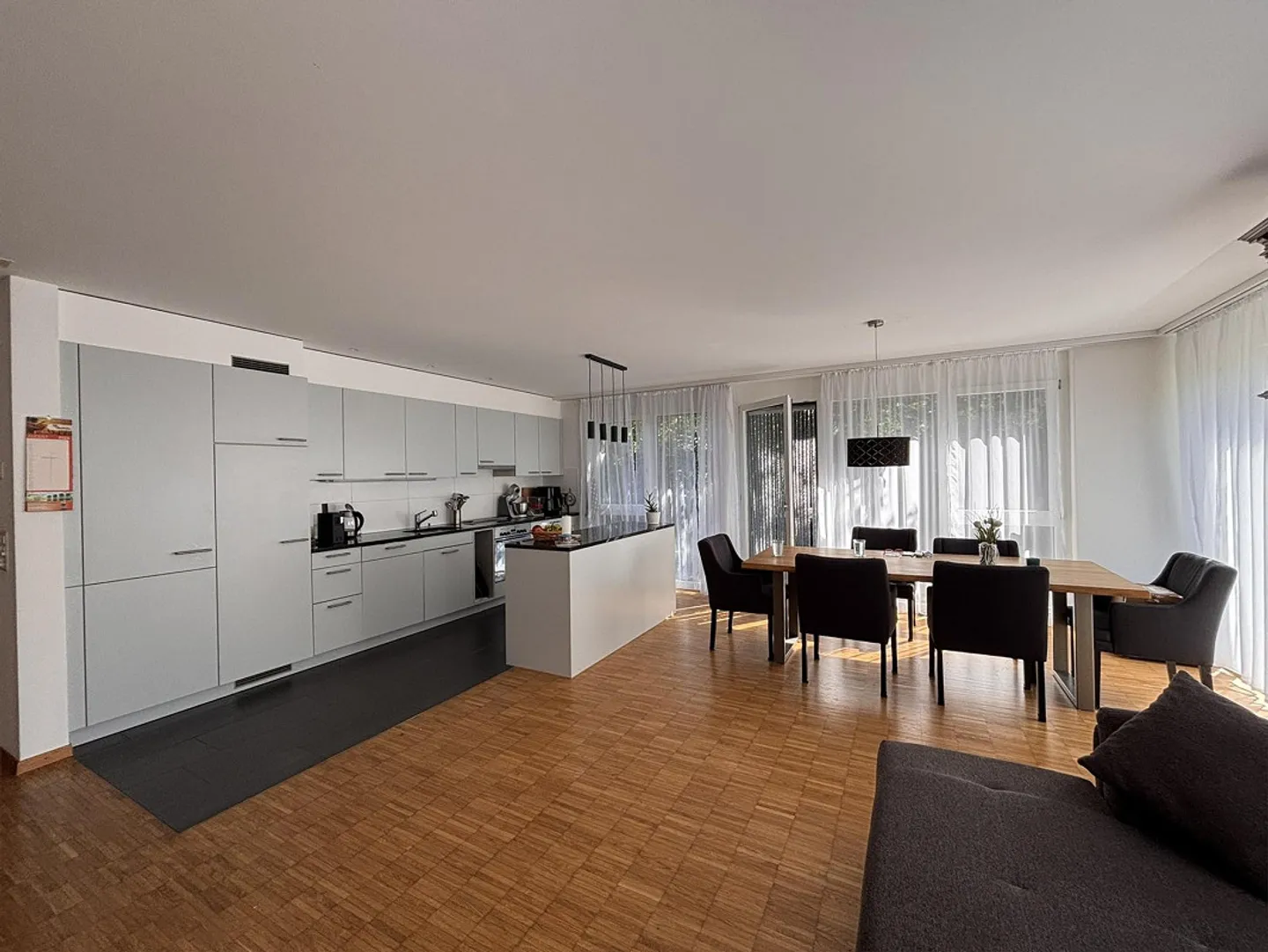 Grosszügige Gartenwohnung im Zentrum von Bütschwil - Foto 2 di 10