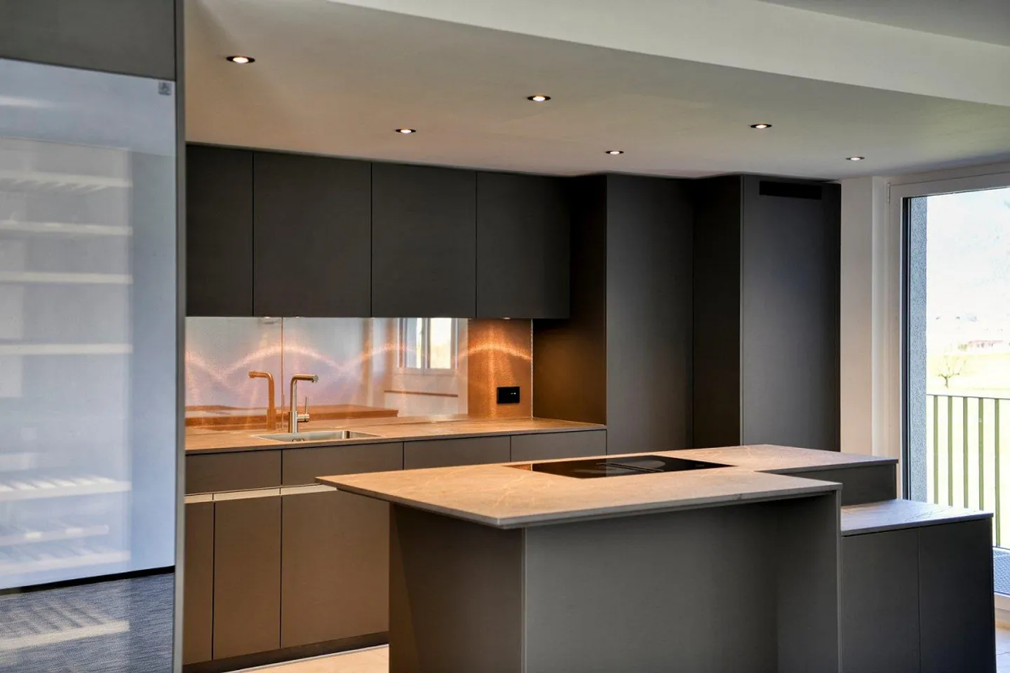 Appartamento in affitto in standard di proprietà con 2 camere da letto con bagno en suite - Foto 4 di 13