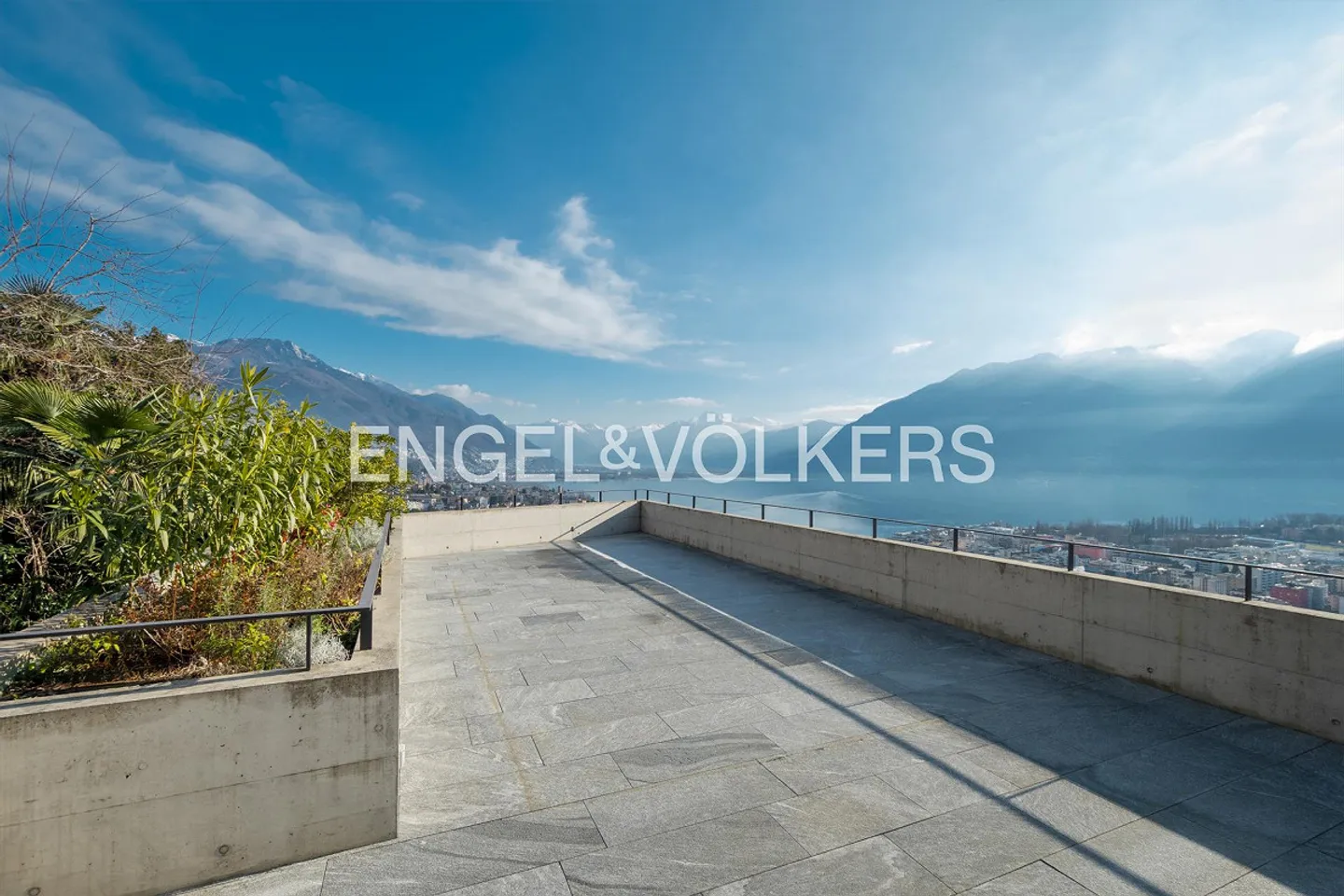 Exclusive Duplex Apartment with Dream Lake Panorama (4) - Photo 4 of 16