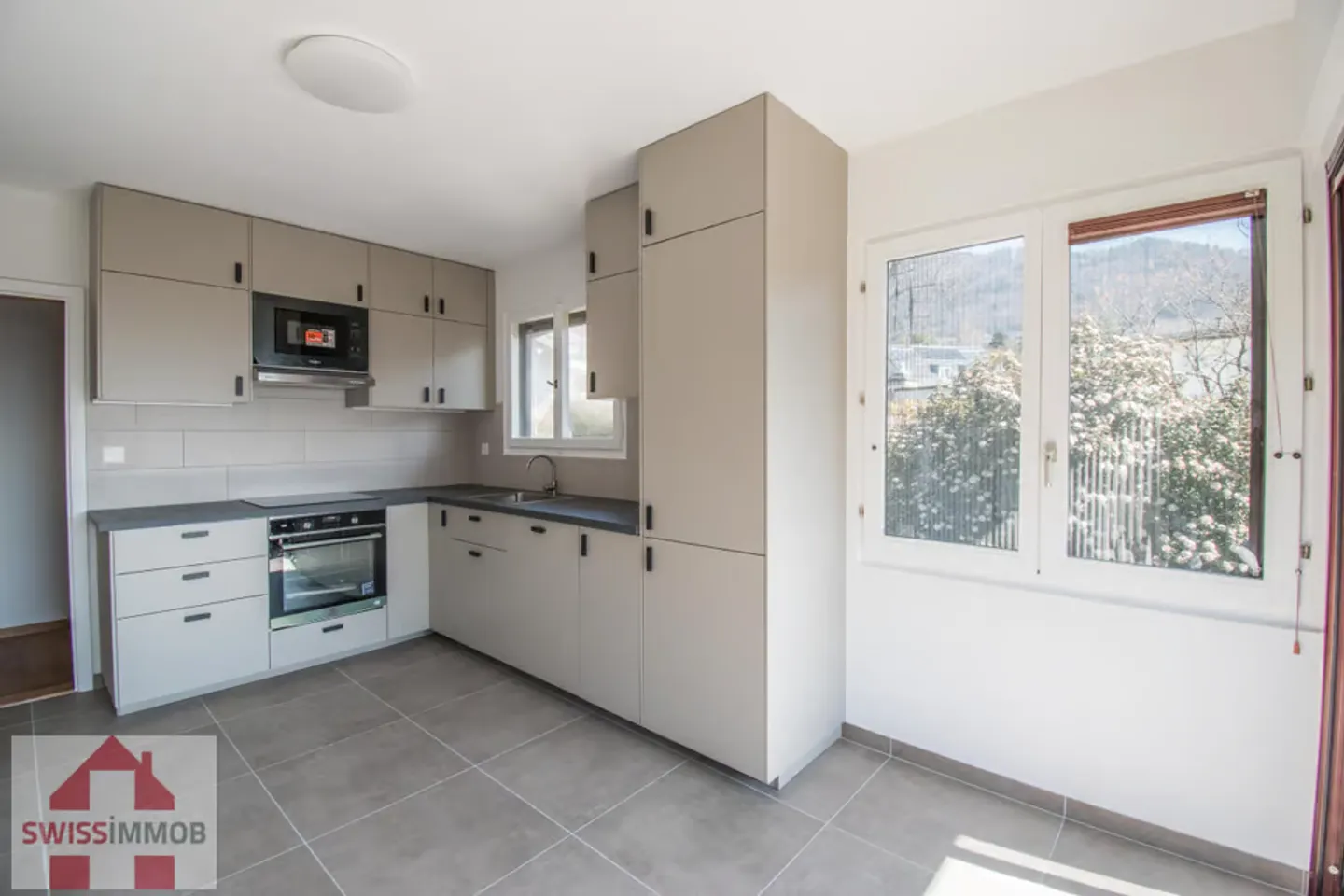 House with a view of the lake! - Photo 4 of 12