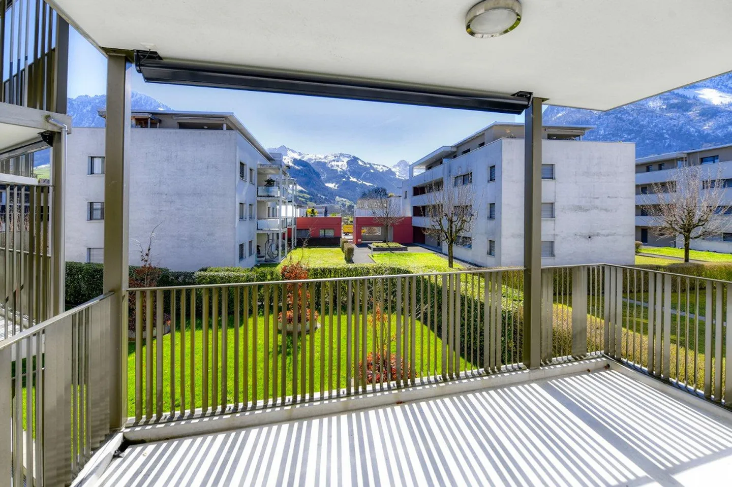 Appartamento in affitto in standard di proprietà con 2 camere da letto con bagno en suite - Foto 9 di 13