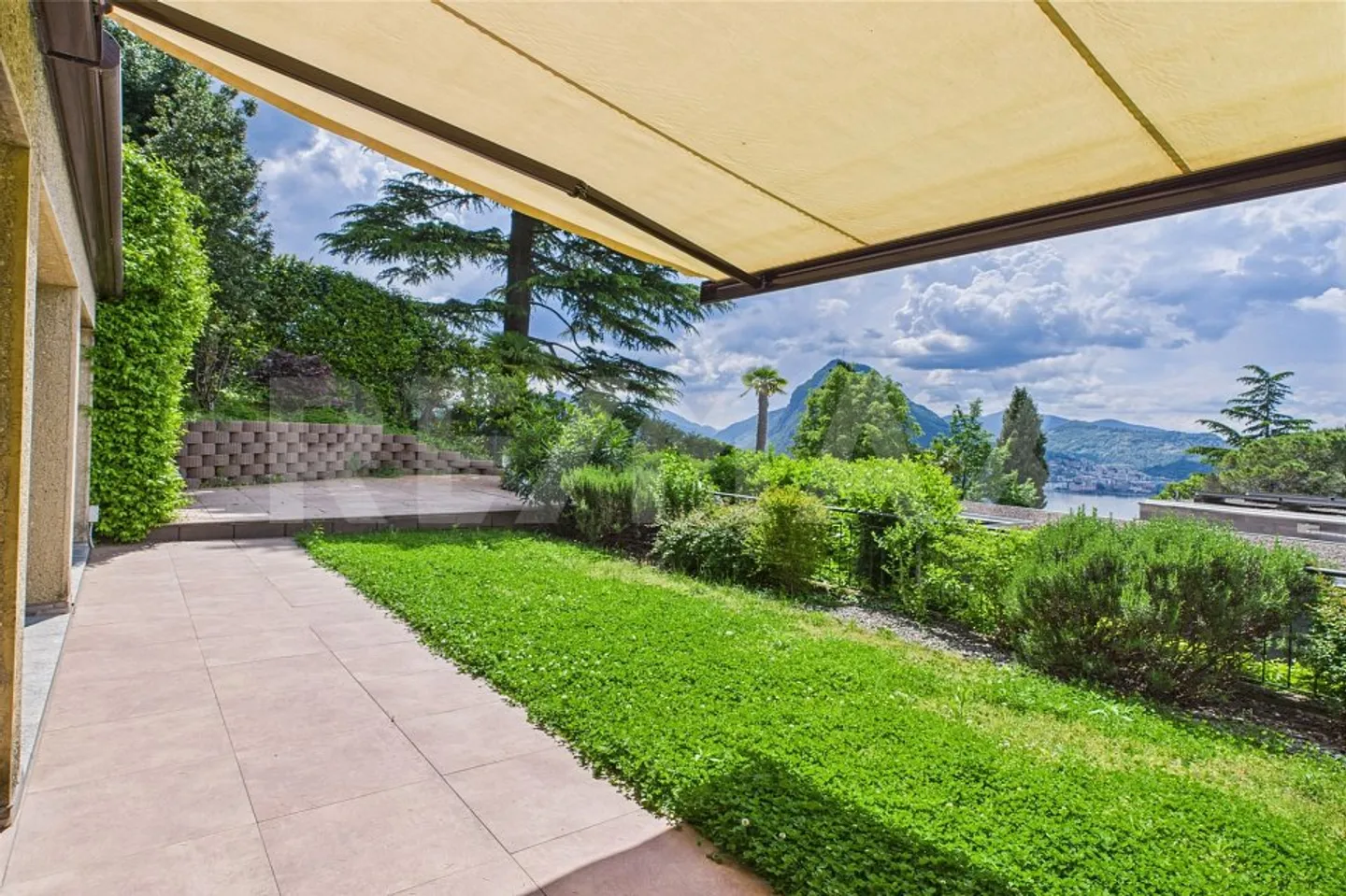 Vivre dans le luxe - Appartement exclusif avec jardin privé et vue imprenable - Photo 2 sur 13