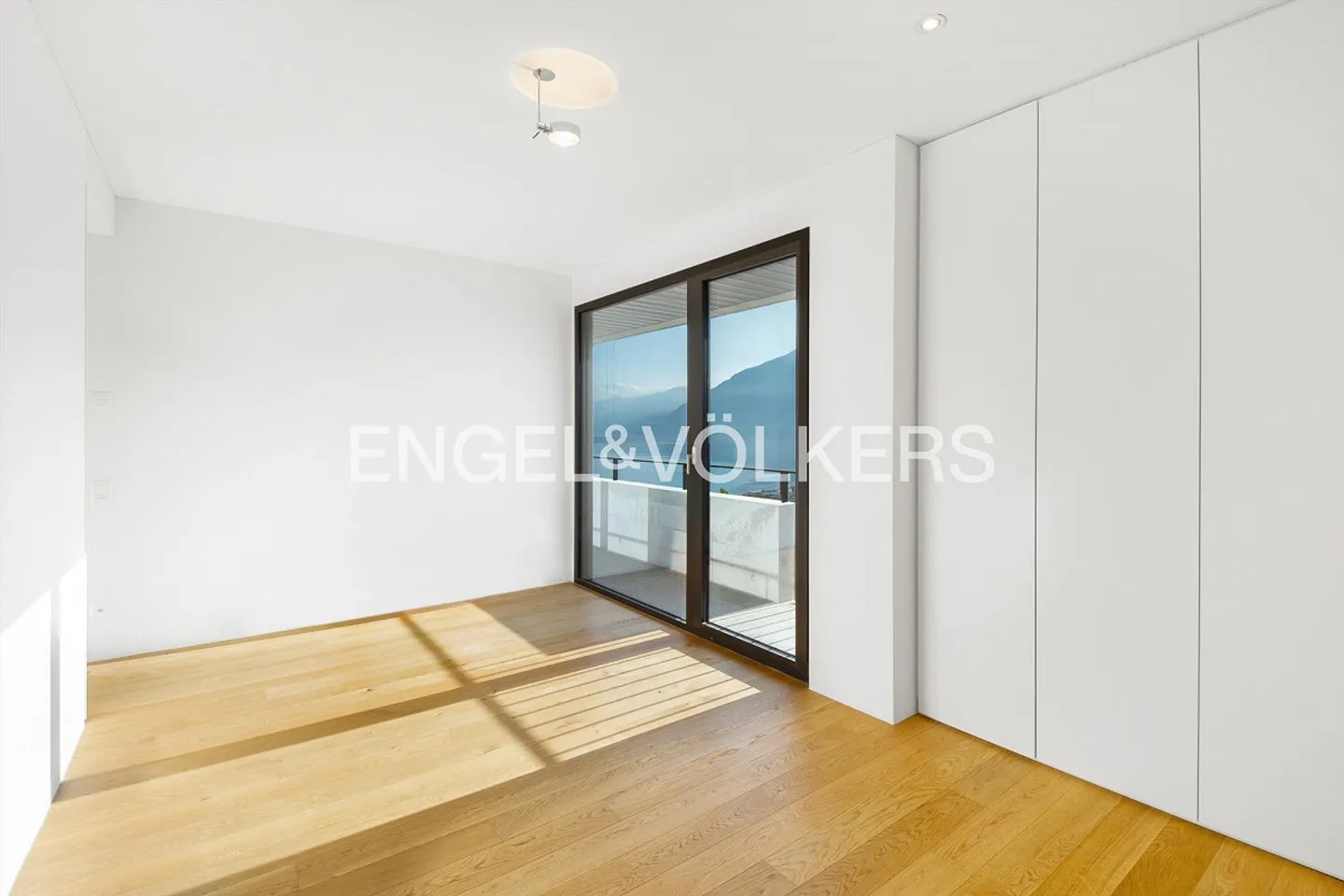 Exclusive Duplex Apartment with Dream Lake Panorama (4) - Photo 7 of 16