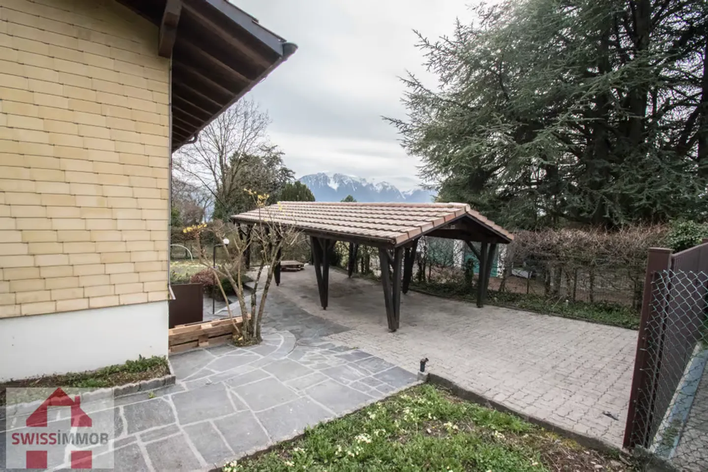 House with a view of the lake! - Photo 12 of 12