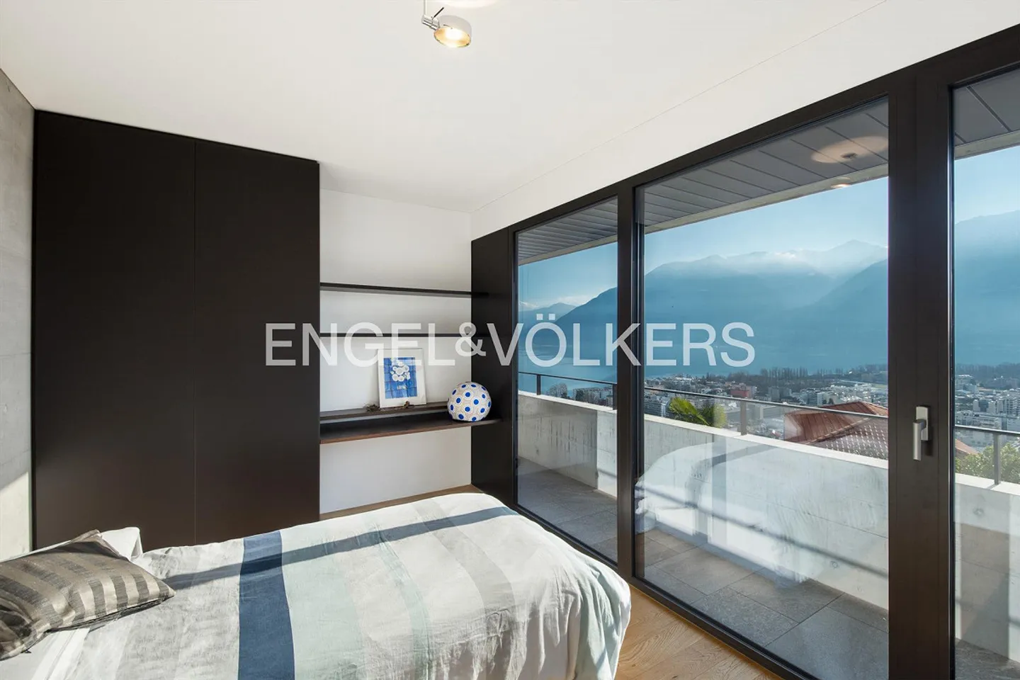 Exclusive Duplex Apartment with Dream Lake Panorama (4) - Photo 10 of 16