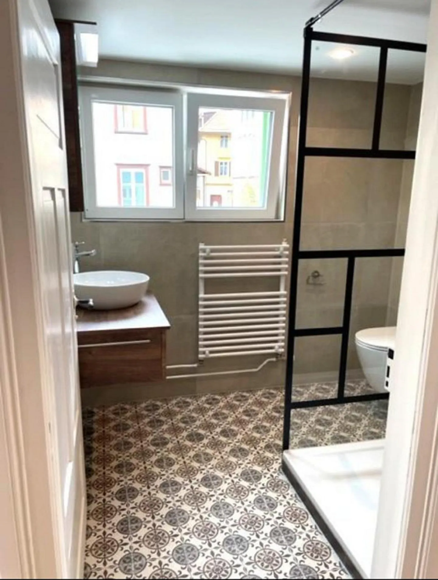 Charmante Wohnung mit Aussicht - Foto 2 von 5