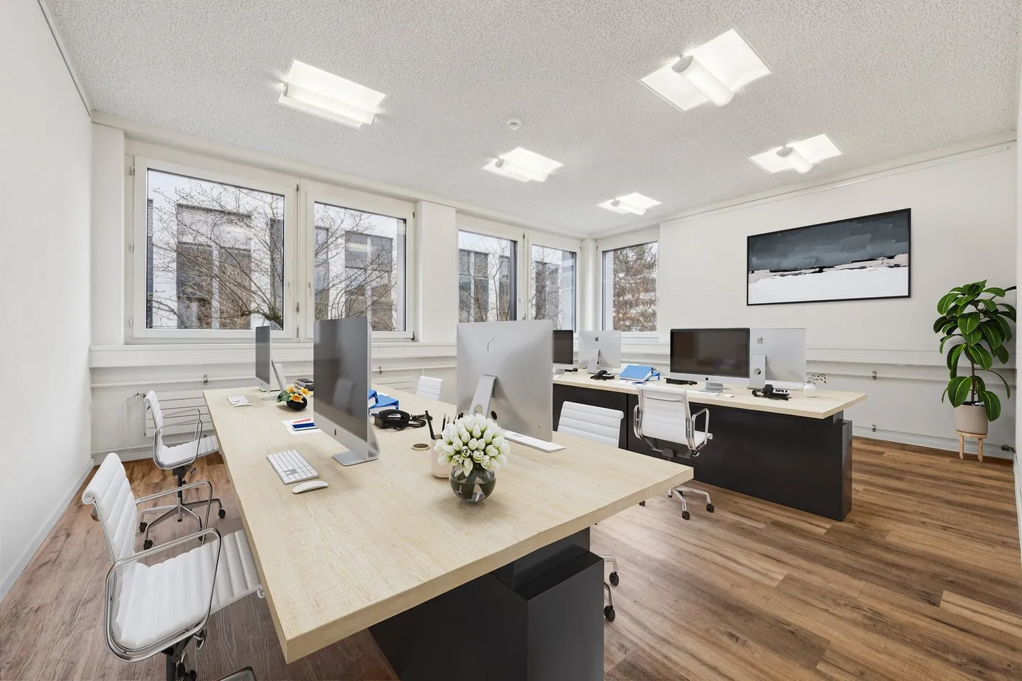 Move in instead of expanding: Office space between Zurich & Basel - Photo 2 of 13