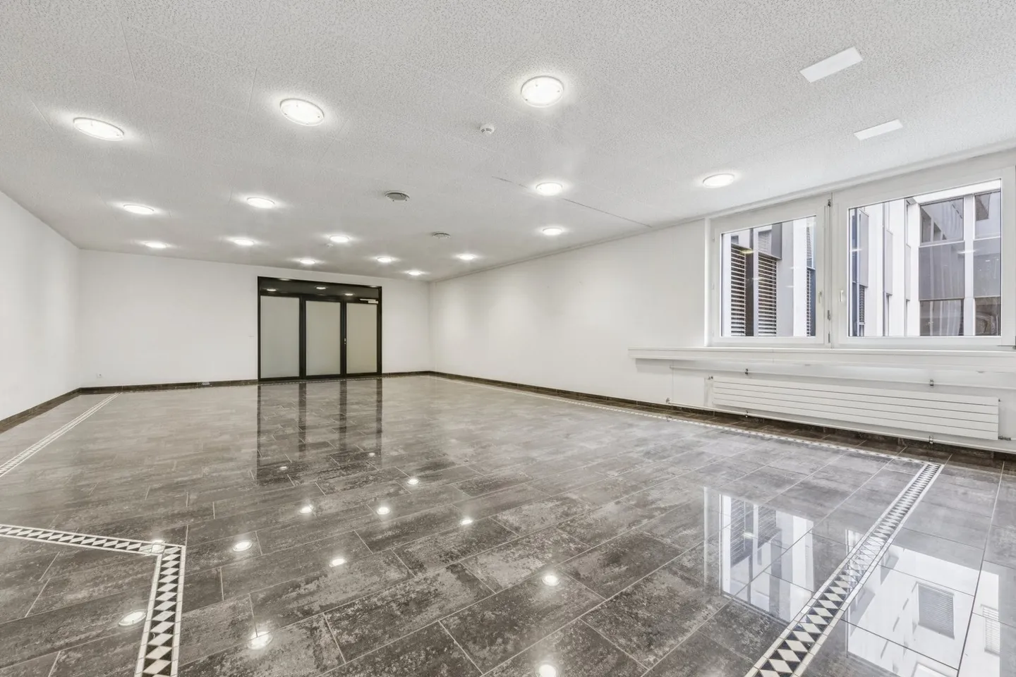 Move in instead of expanding: Office space between Zurich & Basel - Photo 13 of 13