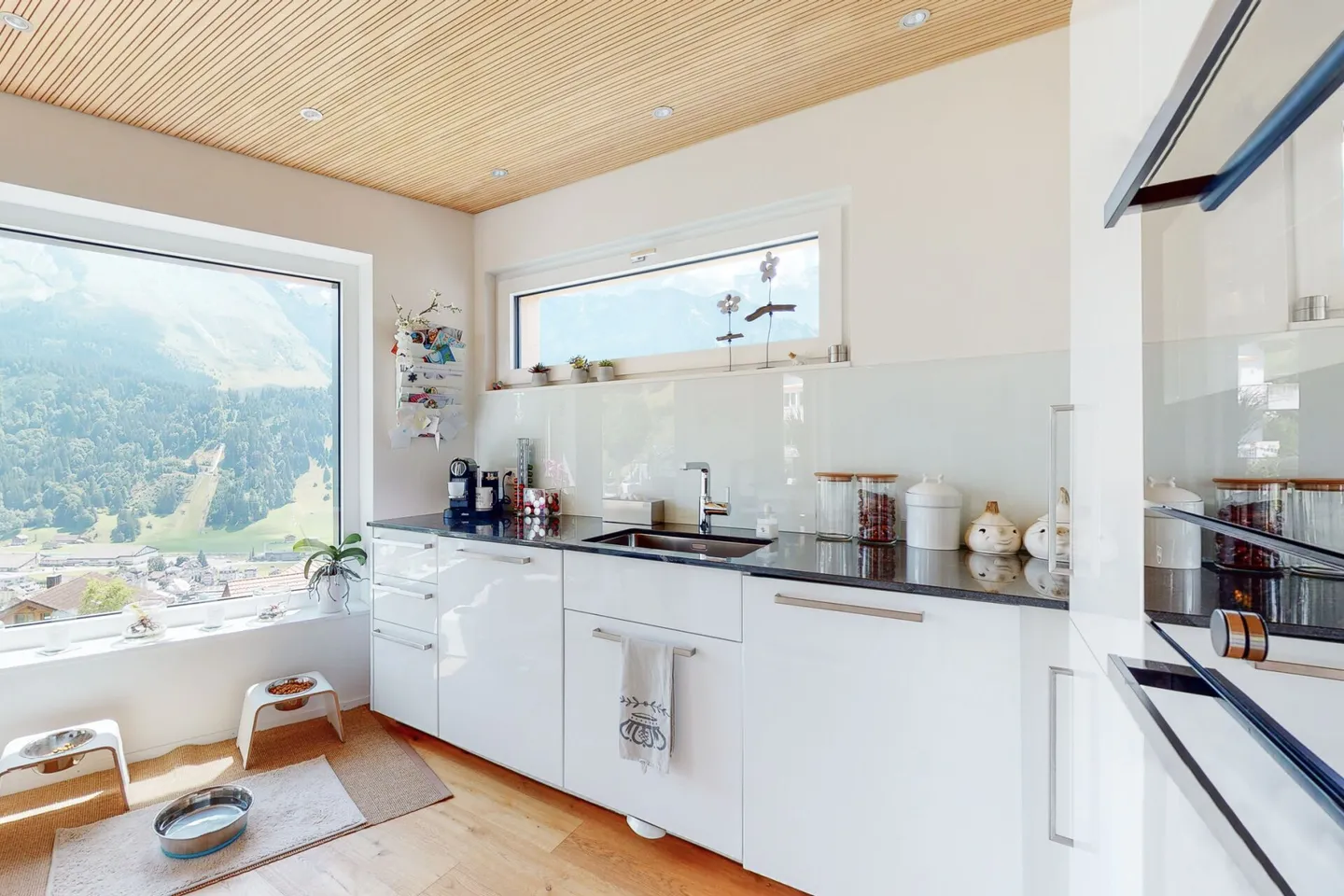 Einzigartiges 5.5 Einfamilienhaus mit wunderschönem Bergpanorama & Zweitwohnsitz Möglichkeit - Foto 4 von 10