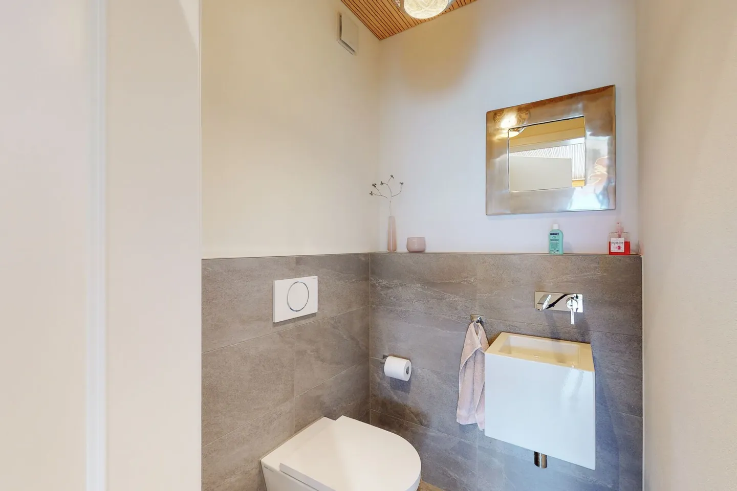 Einzigartiges 5.5 Einfamilienhaus mit wunderschönem Bergpanorama & Zweitwohnsitz Möglichkeit - Foto 6 von 10