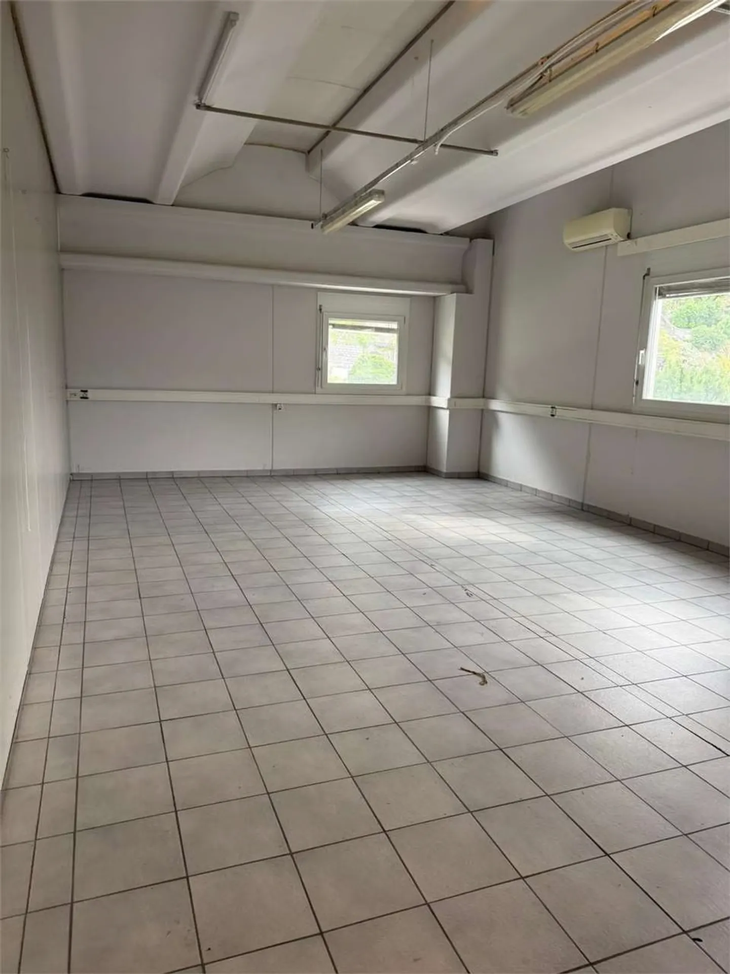 Riazzino - espace commercial - Photo 1 sur 9