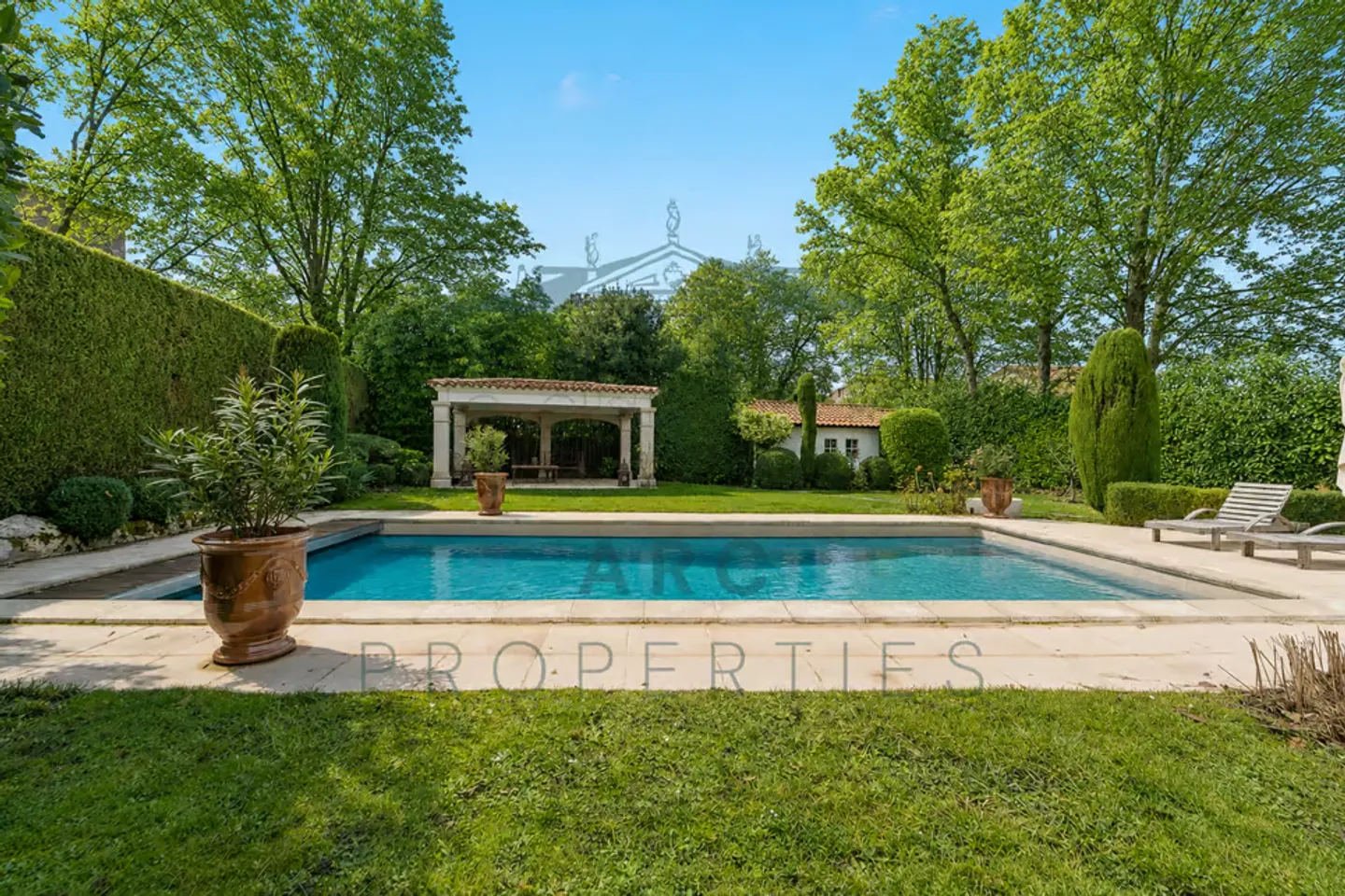 HERMANCE - MAGNIFICENT VILLAGE HOUSE WITH POOL - Photo 1 of 8