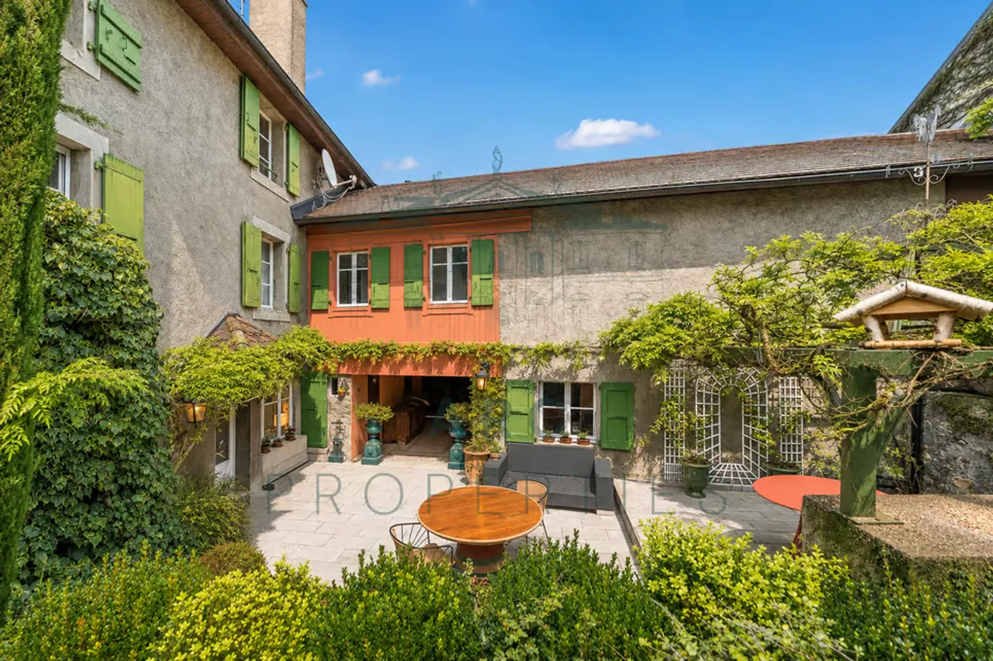 HERMANCE - MAGNIFICENT VILLAGE HOUSE WITH POOL - Photo 2 of 8