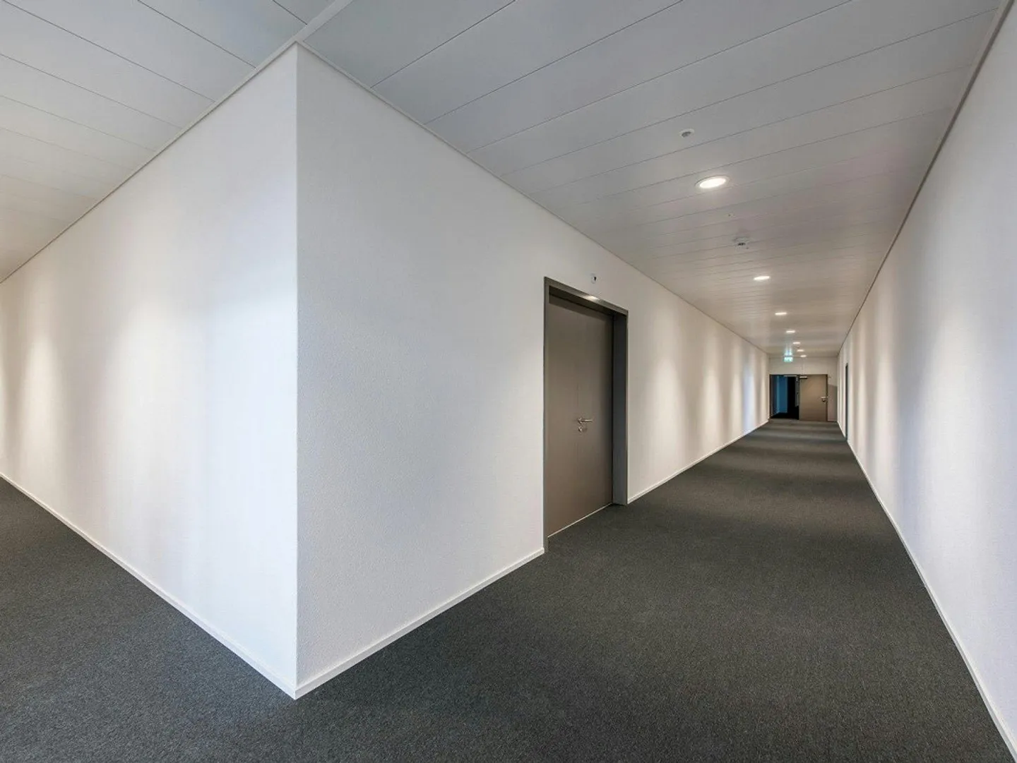 Freshly renovated, bright offices from 60 m² - 250 m² with storage option - Photo 7 of 13