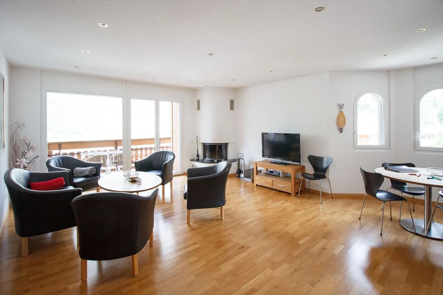 Appartement 4.5 pièces - Foto 1 von 14