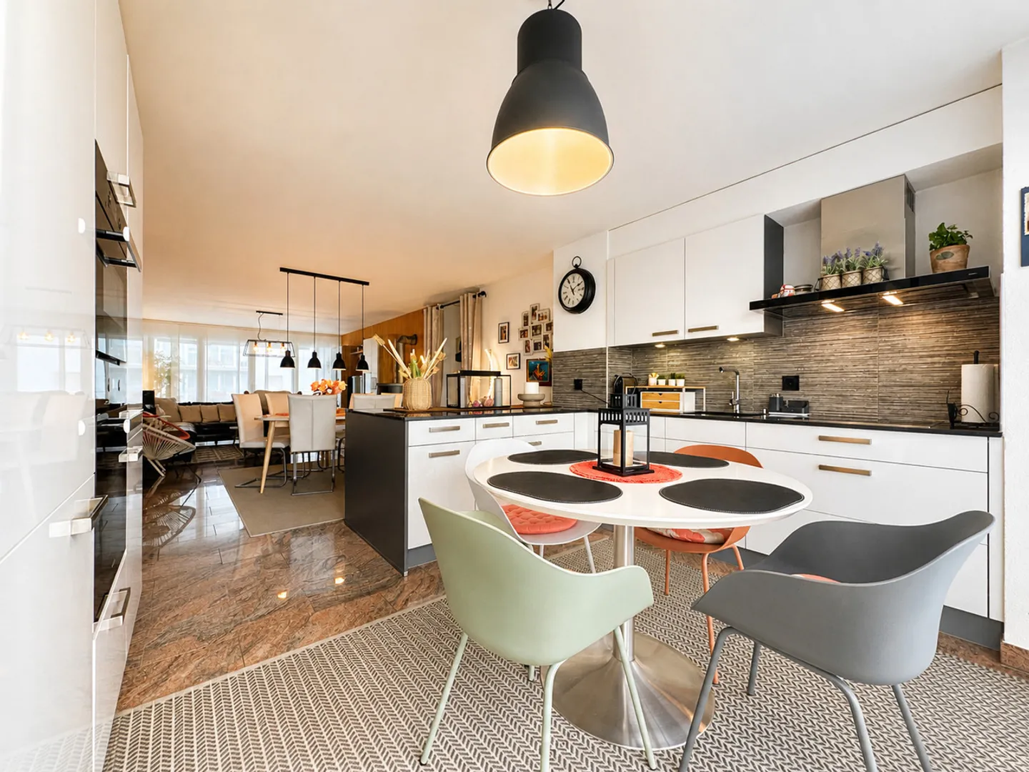 4,5-Zimmer-Wohnung im Herzen von Freiburg - Foto 2 von 10