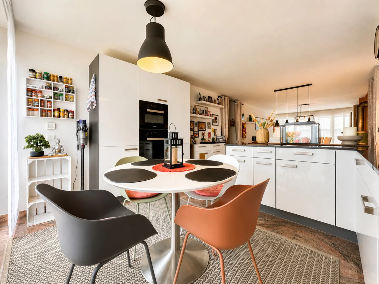 4,5-Zimmer-Wohnung im Herzen von Freiburg - Foto 3 von 10