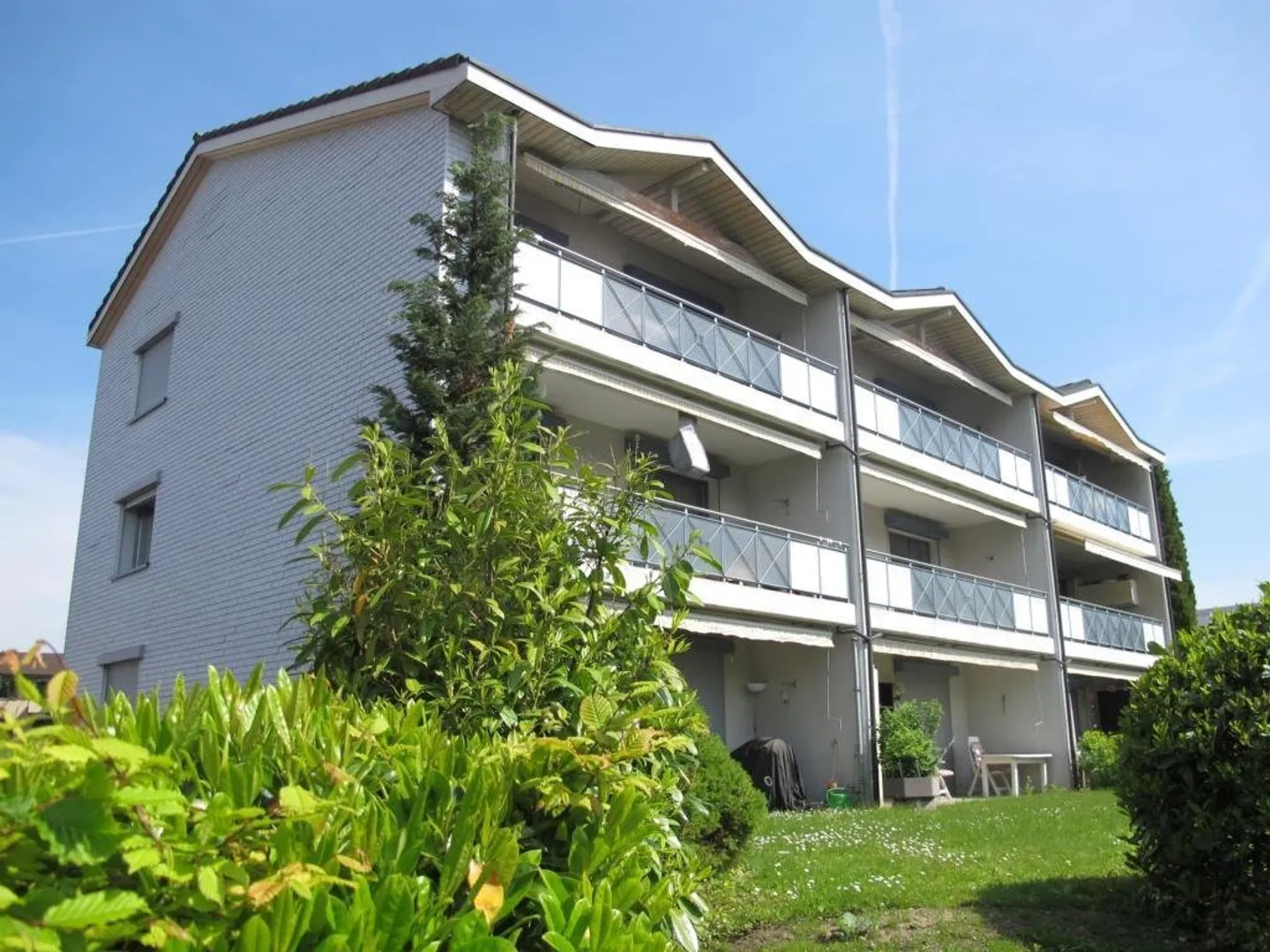 VIVERE CONFORTEVOLE A BÜLACH! - Foto 1 di 4