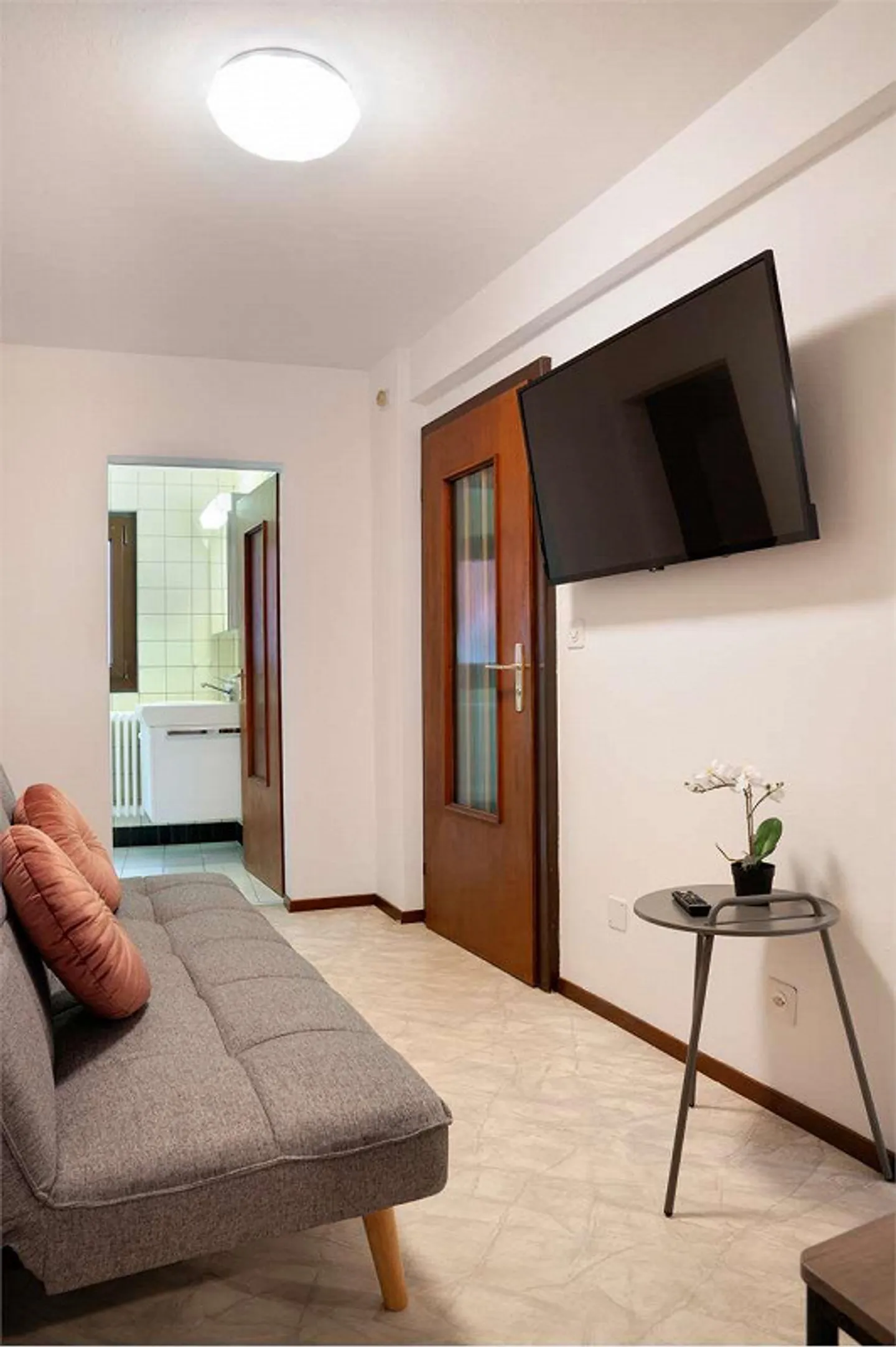 BRIGHT APARTMENT IN COMANO - Photo 5 of 13