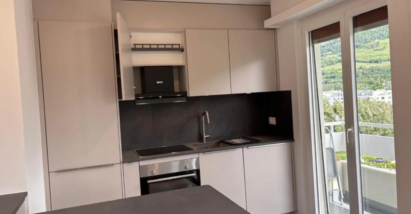 New in Sion: Beautiful 4.5-room completely renovated - Photo 3 of 11