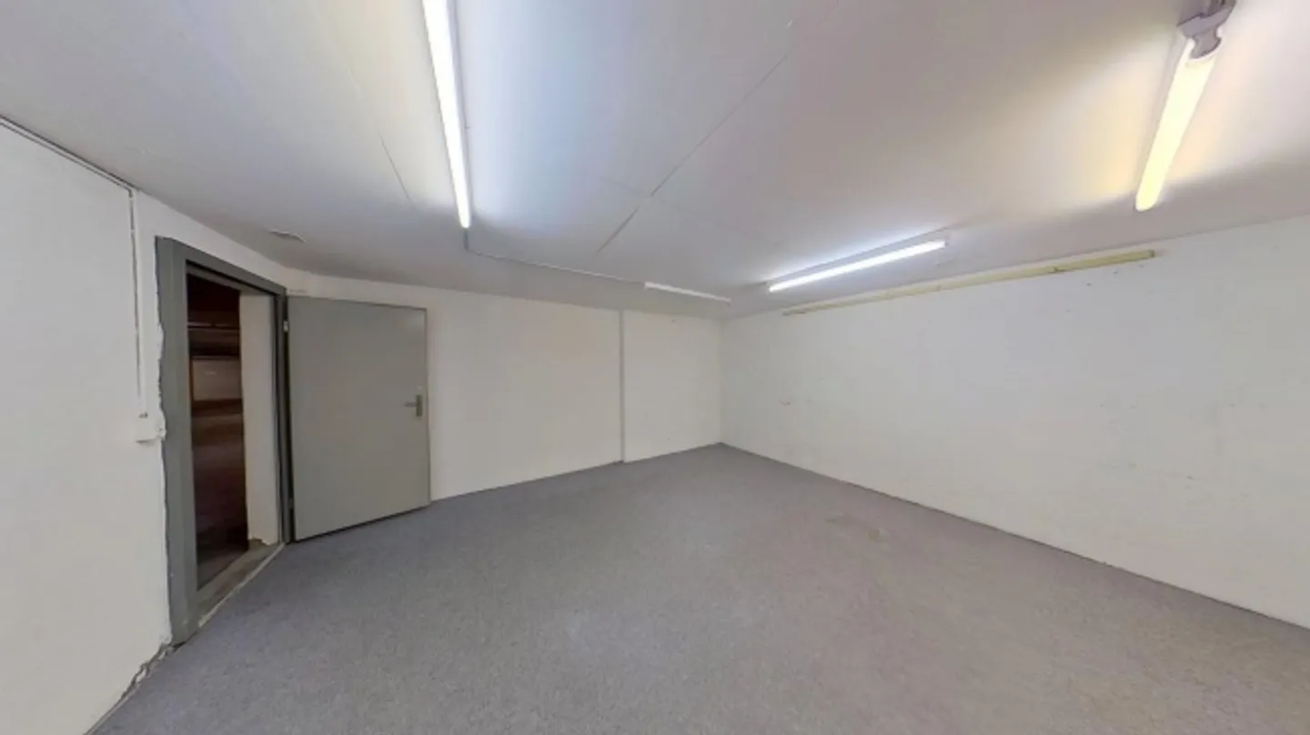 Storage space for 26m2 *limited until 30.06.2026* - Photo 7 of 9