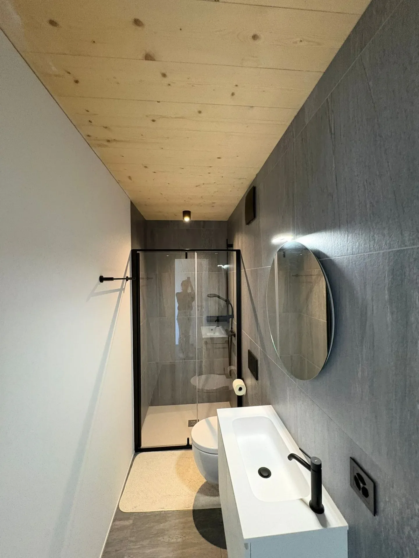 Appartement moderne et lumineux, avec terrasse, à Cama - Photo 6 sur 13