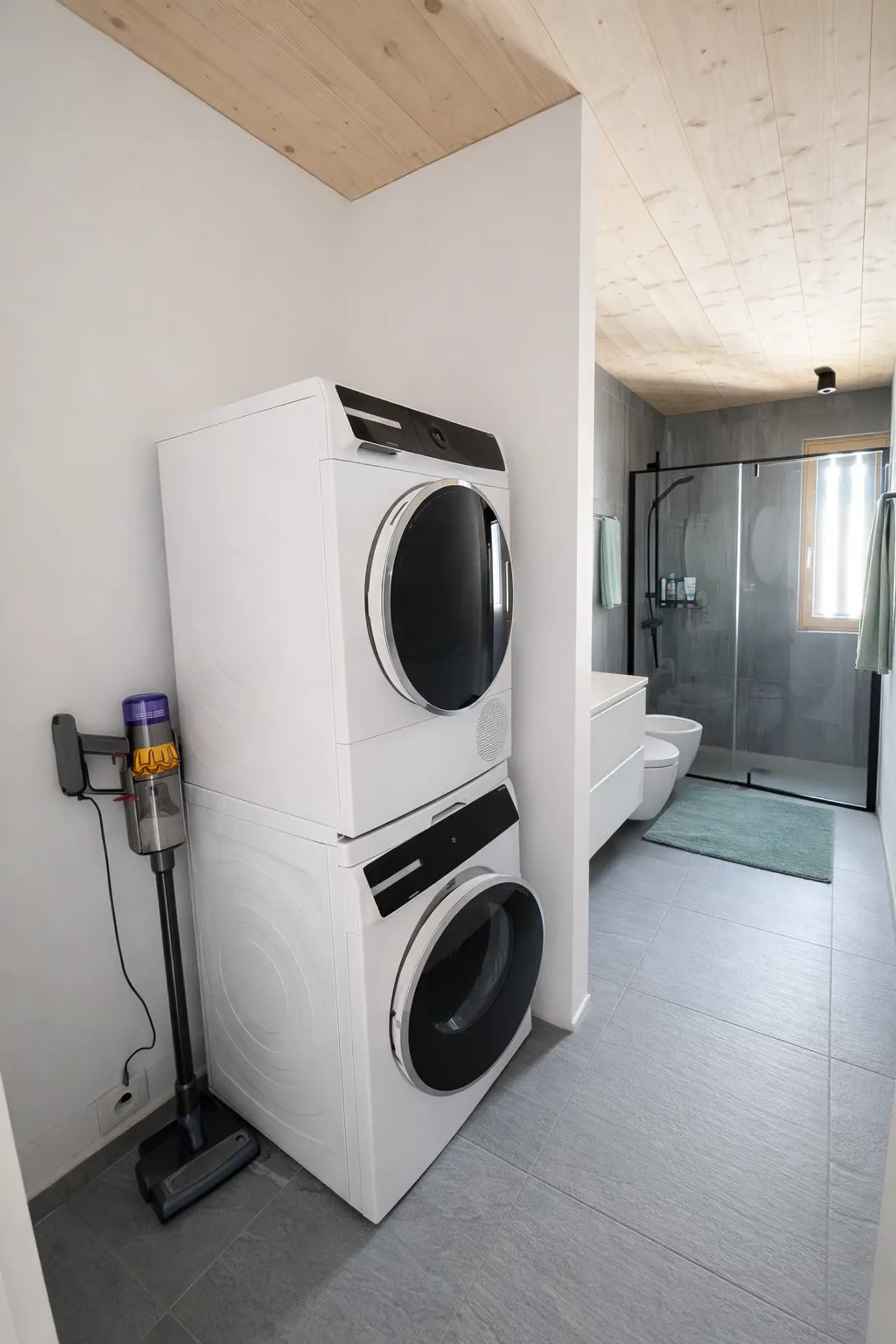 Appartement moderne et lumineux, avec terrasse, à Cama - Photo 10 sur 13