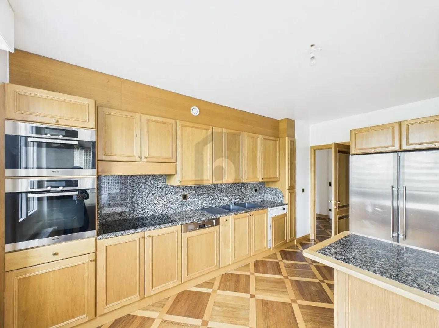 PRICE-PERFORMANCE RATIO WITH BREATHTAKING VIEW - Photo 4 of 6