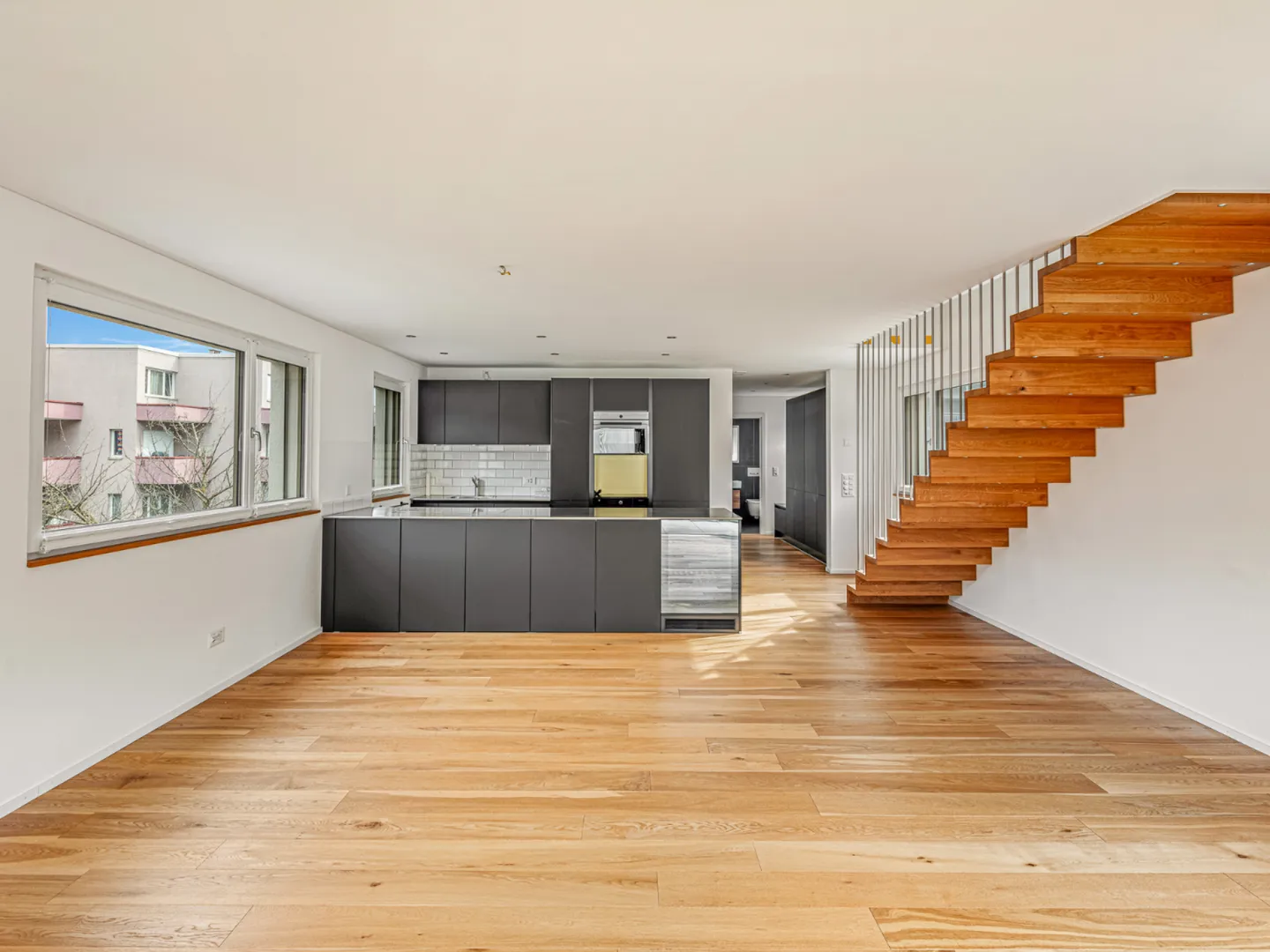 Moderne 4.5-Zimmer Maisonette Wohnung - Foto 2 von 24