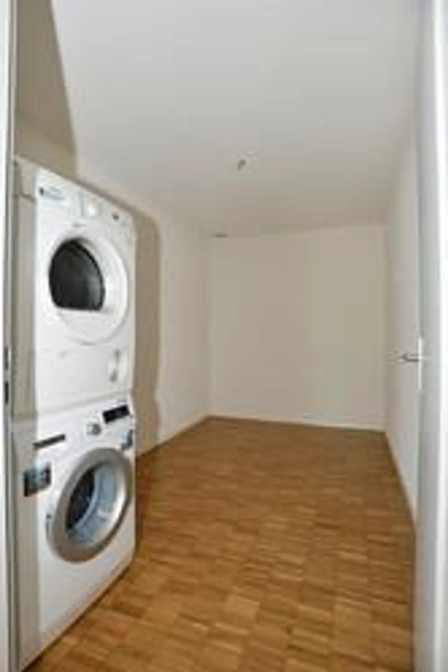 Appartamento a Glattpark con lago privato! Affitta senza deposito - Foto 9 di 9