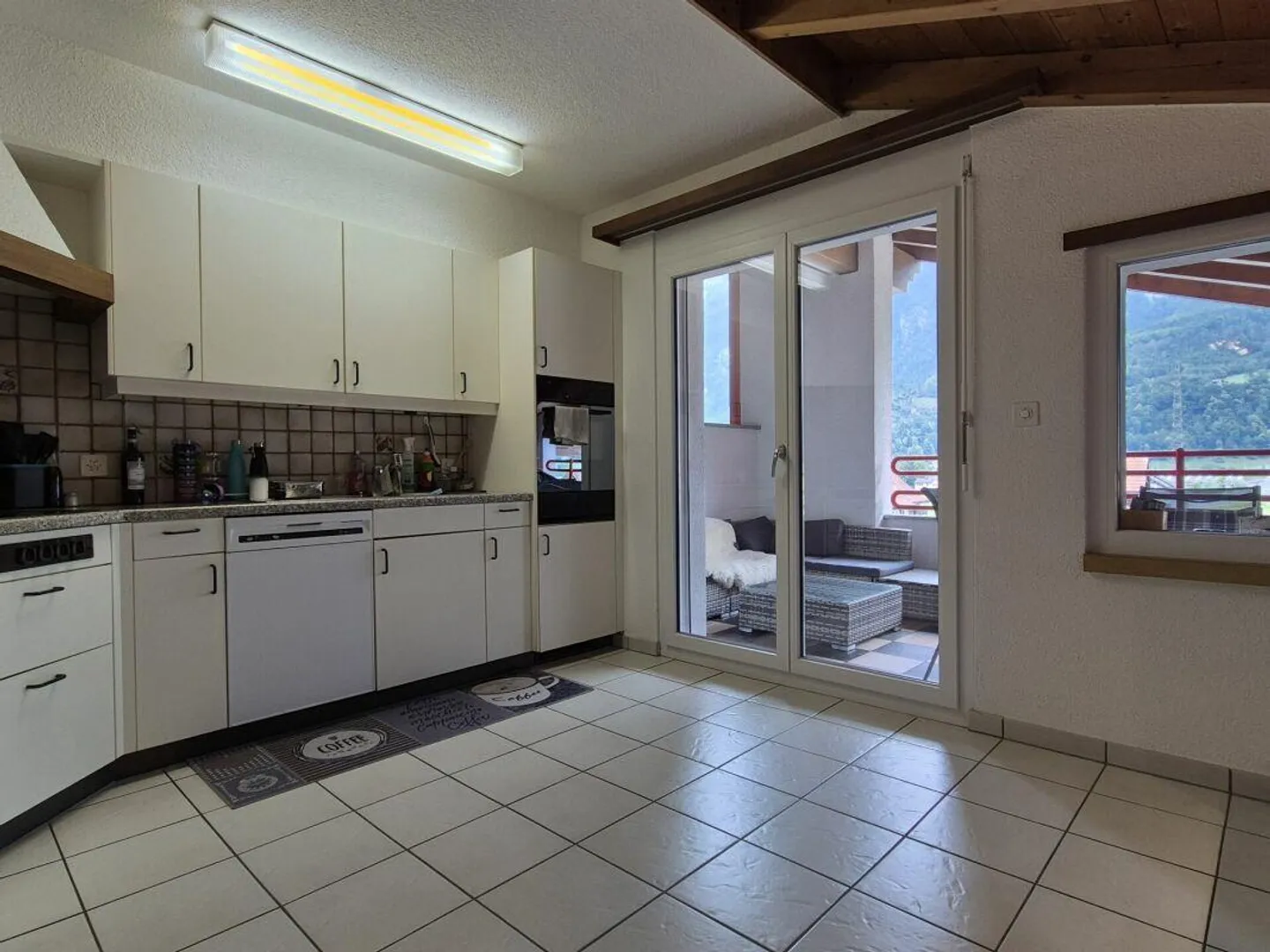 Grosszügige Dachwohnung - Foto 2 von 9