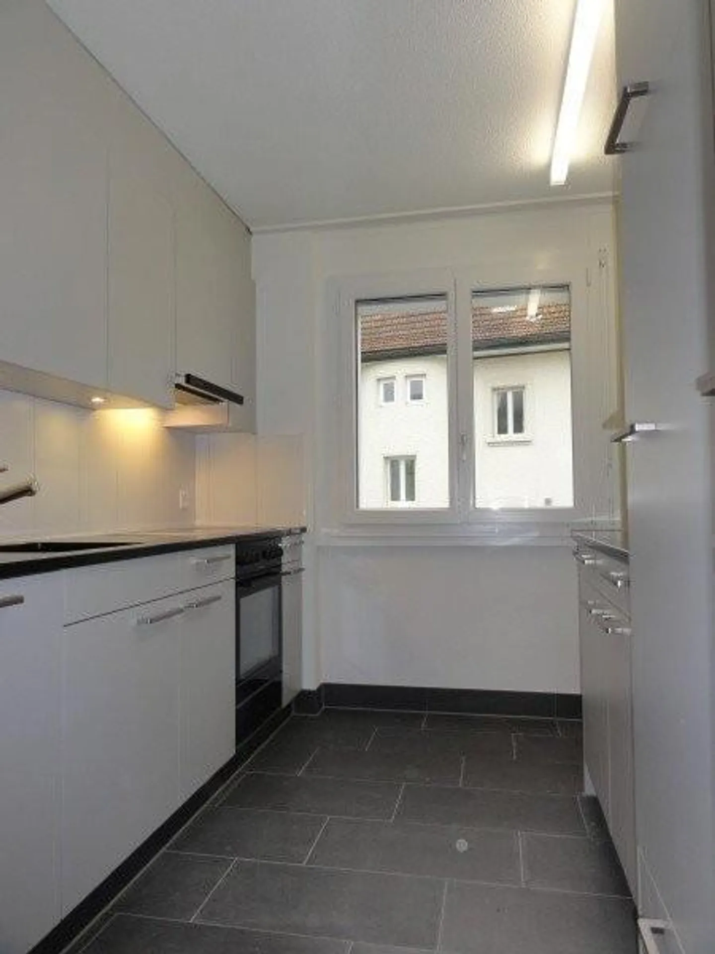 Geräumige Familienwohnung in Biel - Foto 2 von 10