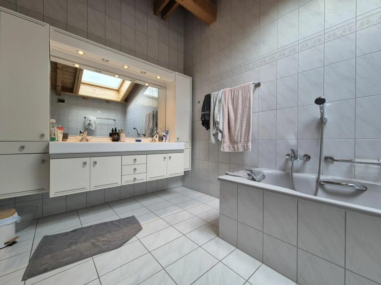 Grosszügige Dachwohnung - Foto 6 von 9