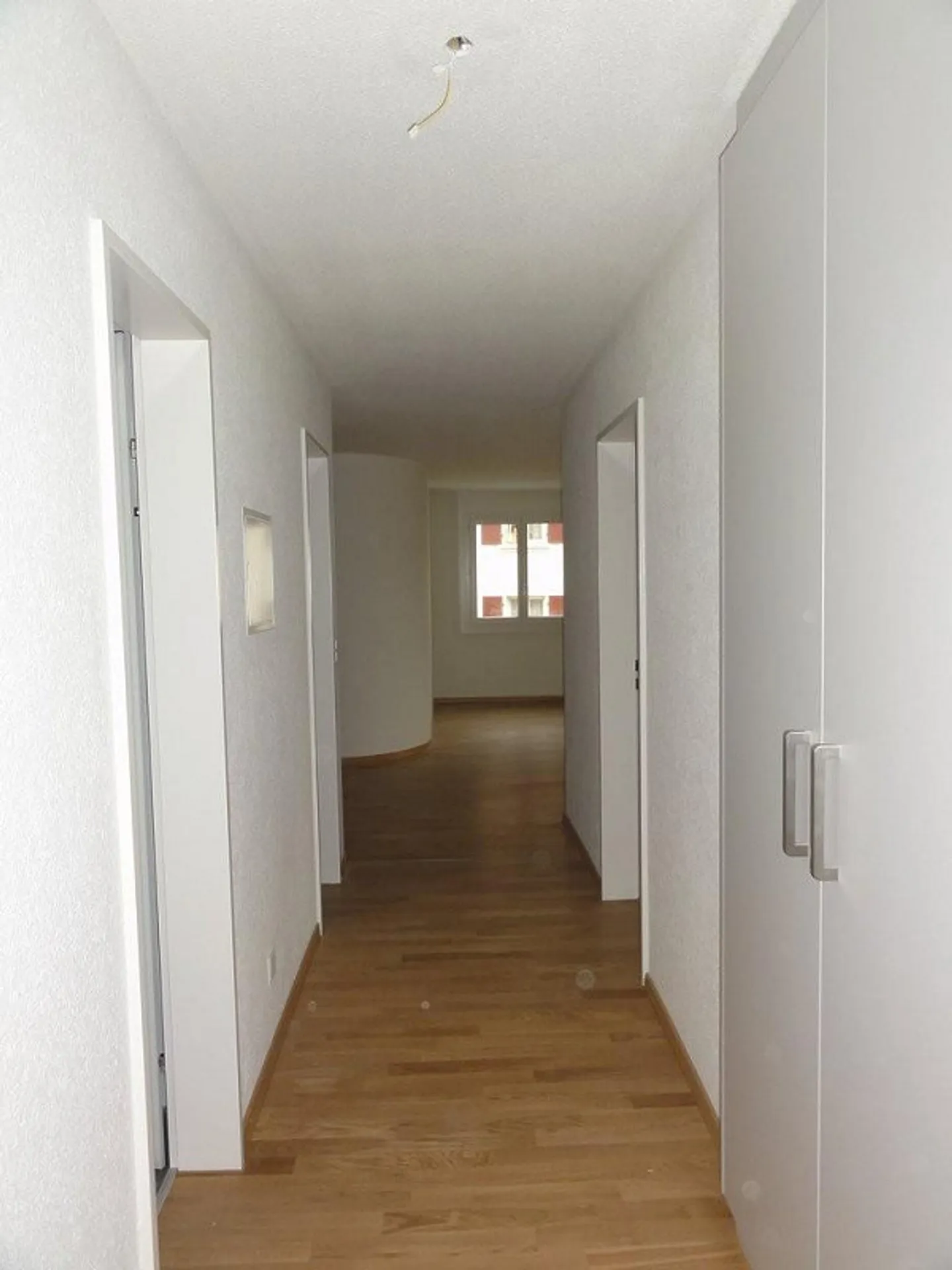 Geräumige Familienwohnung in Biel - Foto 6 von 10
