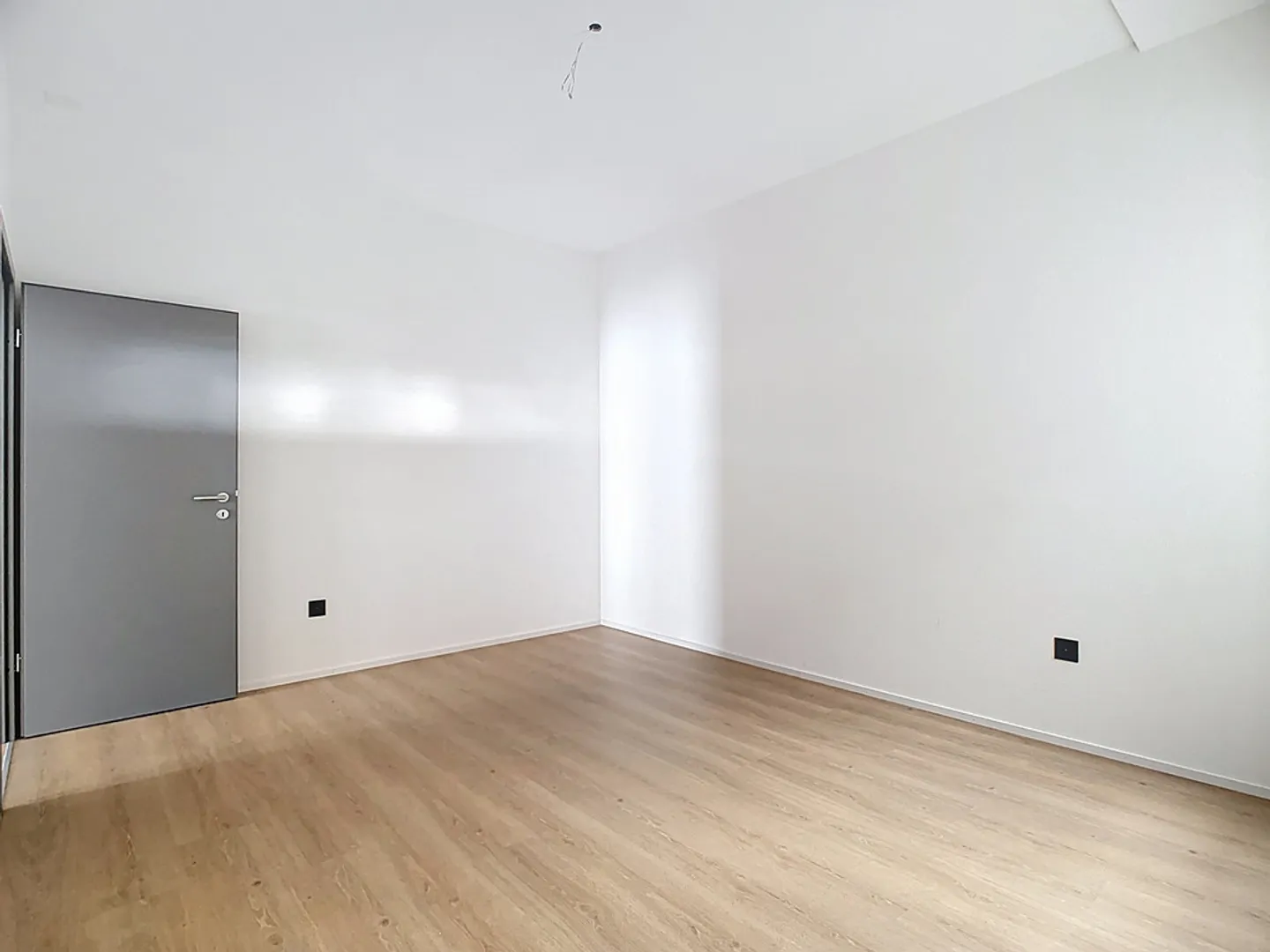 2.5-Room Half-Timbered Apartment with Balcony - Photo 5 of 12