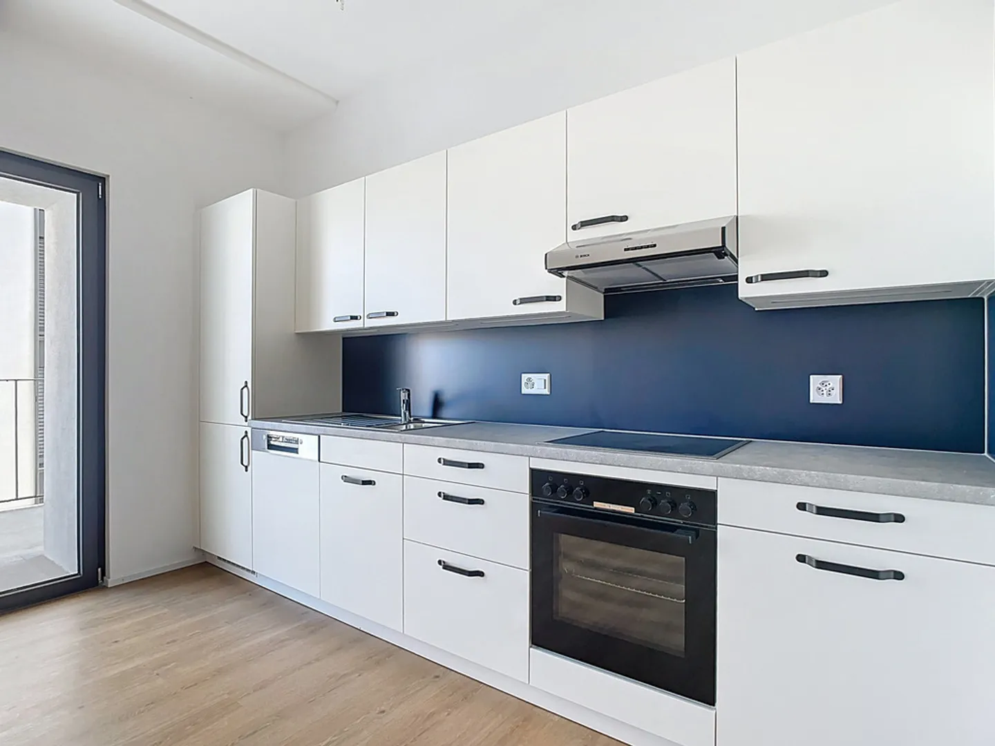 2.5-Room Half-Timbered Apartment with Balcony - Photo 6 of 12