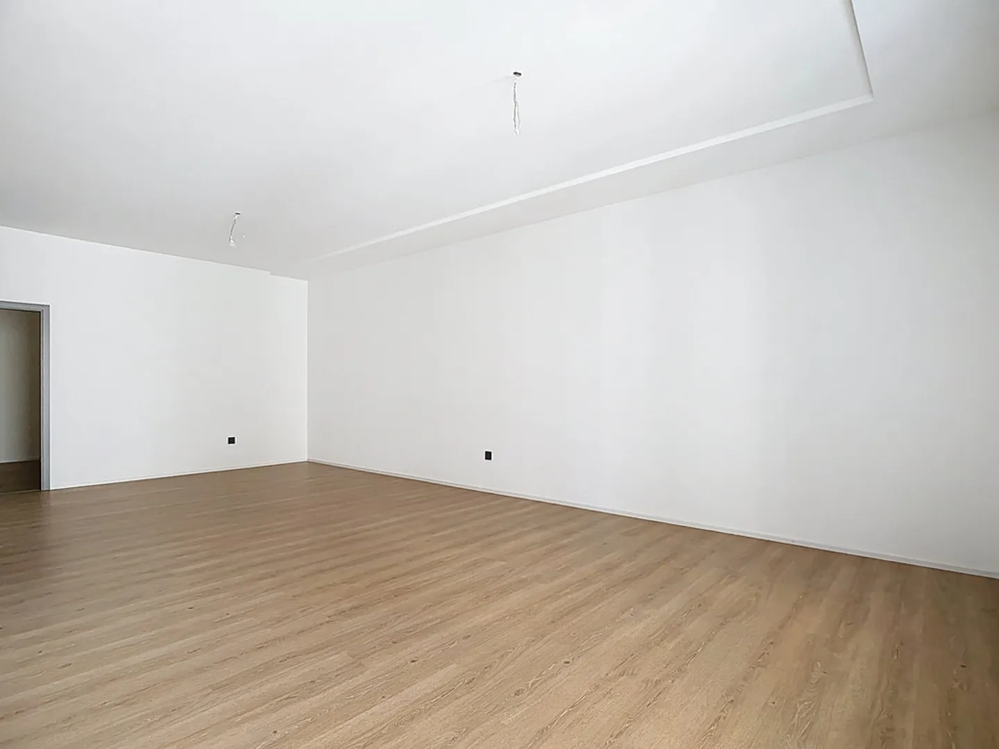 2.5-Room Half-Timbered Apartment with Balcony - Photo 7 of 12