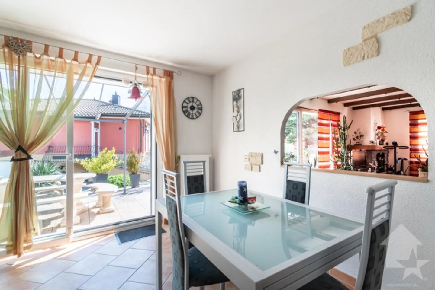 Charming Detached Villa of 6.5 Rooms in Epinassey - Photo 2 of 13