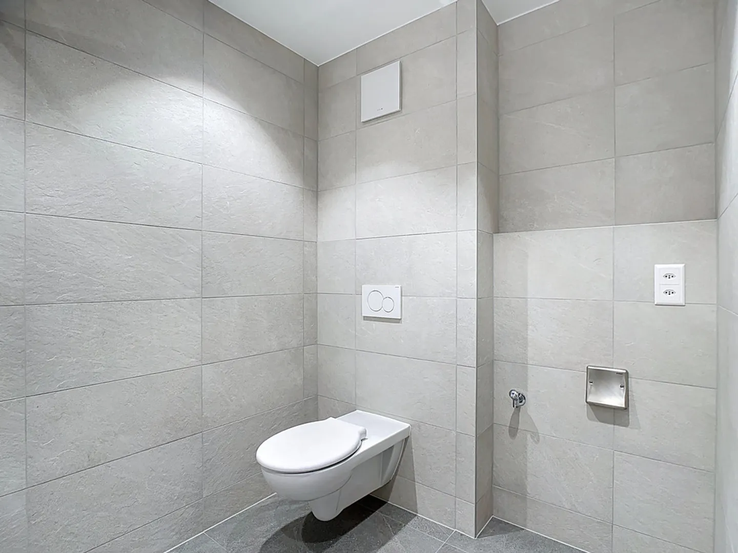 2.5-Room Half-Timbered Apartment with Balcony - Photo 8 of 12