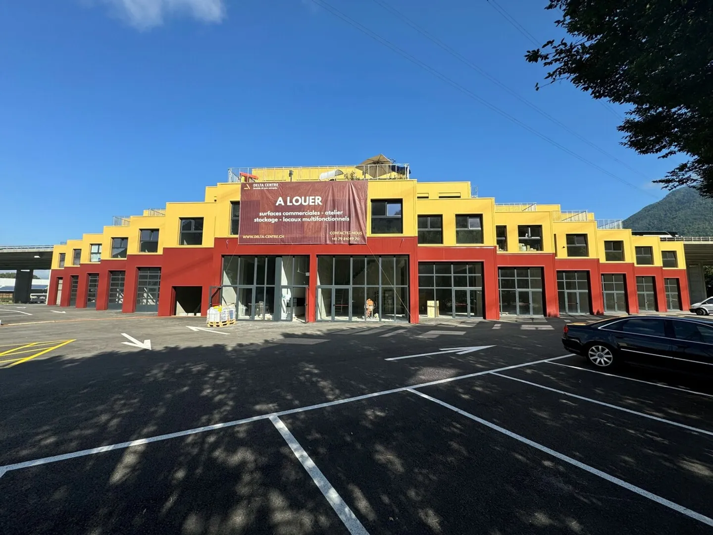 NEW: Commercial/Office Spaces for Rent - Villeneuve Industrial Zone - Photo 4 of 5