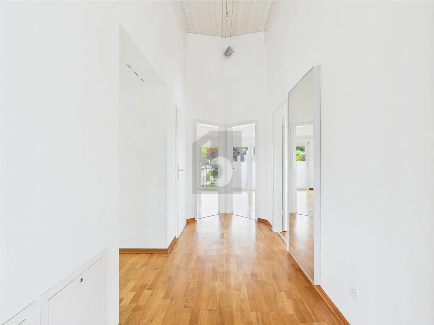 Penthouse for rent - Photo 3 of 5