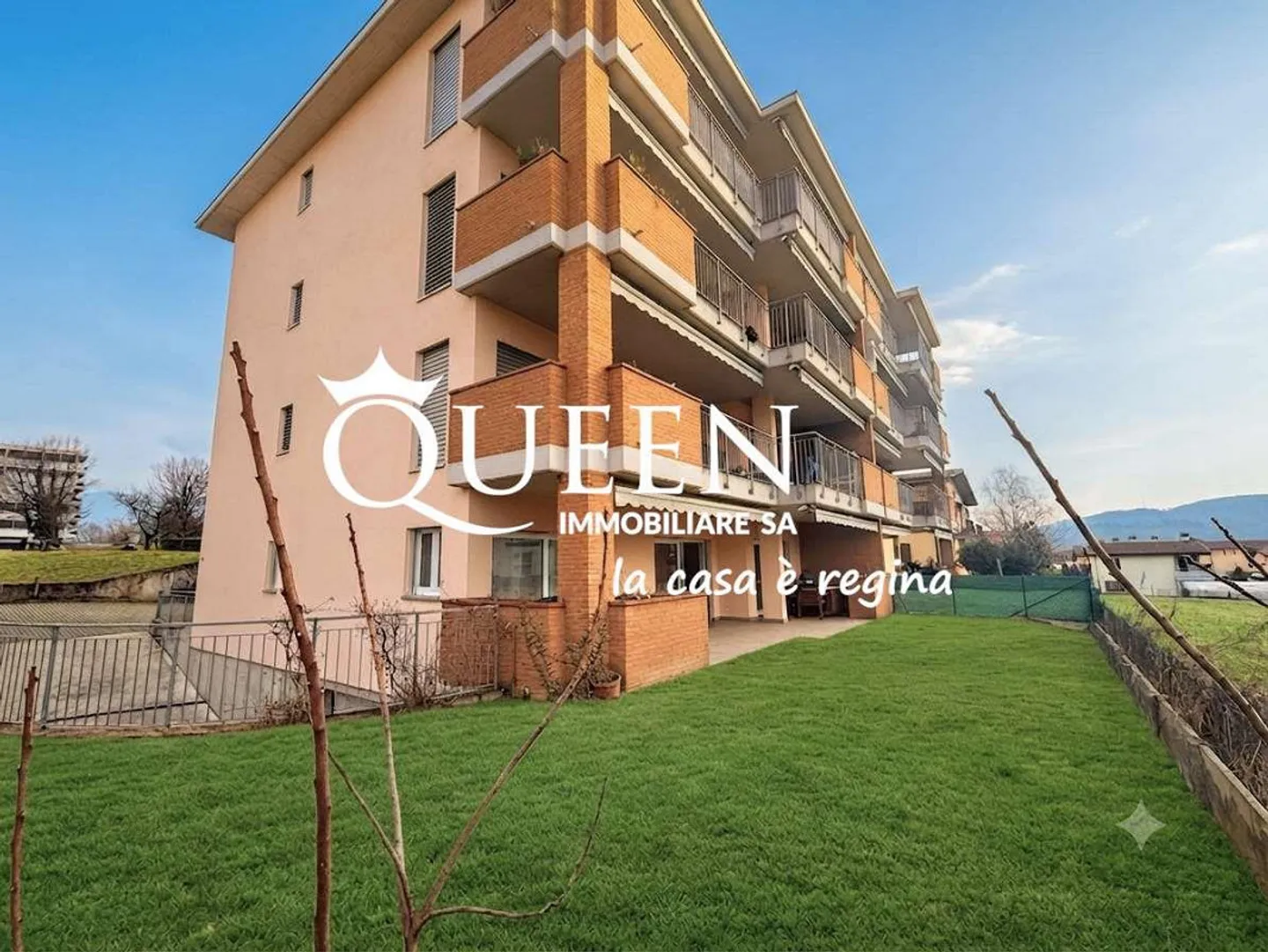 Stabio: modern apartment 4.5 rooms, 138 sqm. with garden, in area - Photo 1 of 13