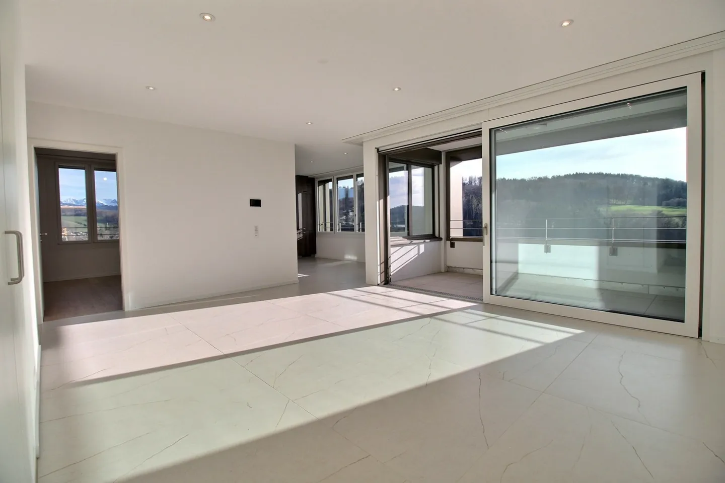 Bright 5.5-room new building in Marly! - Photo 3 of 13