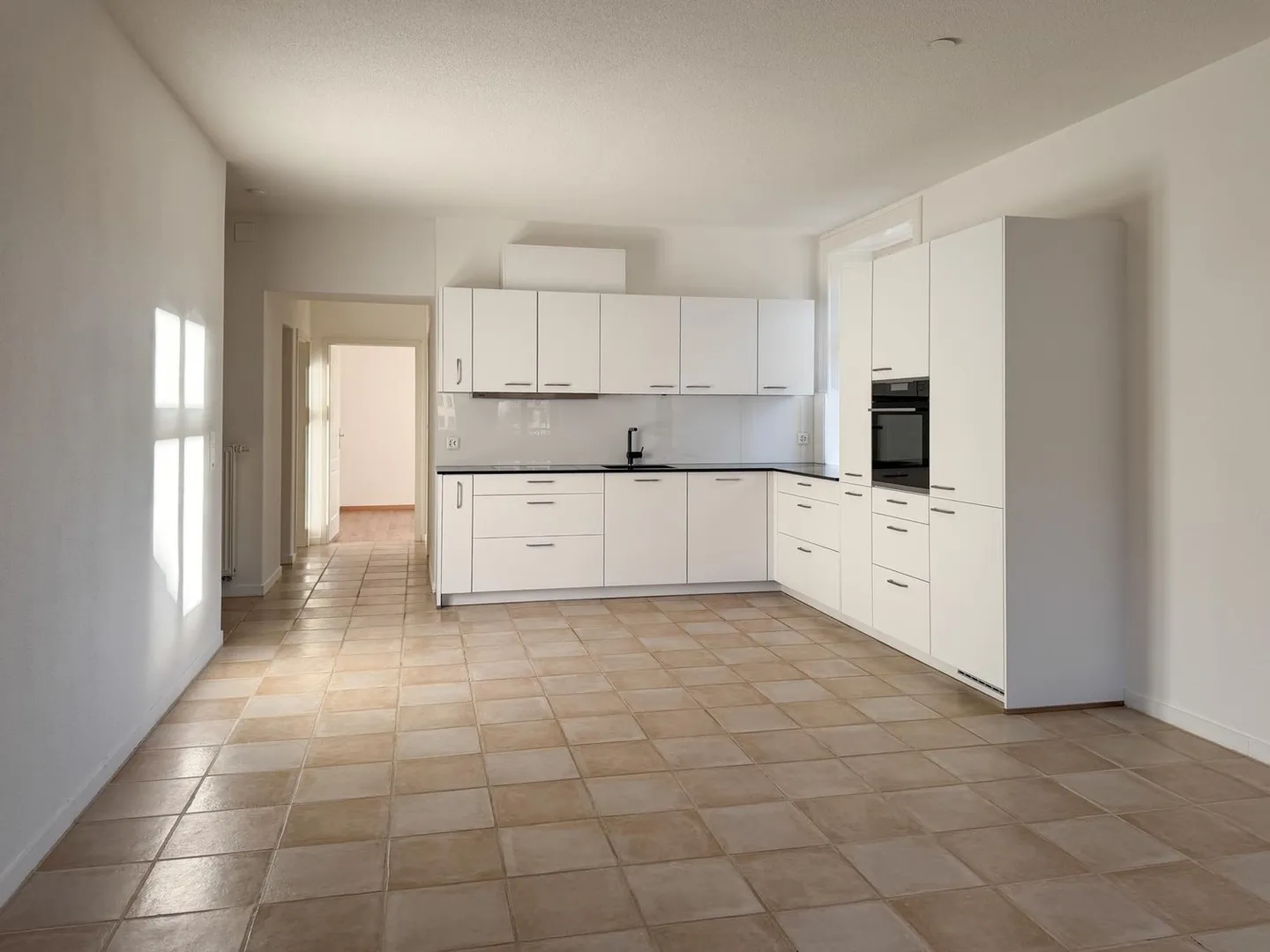 Appartamento affascinante di 4,5 stanze ristrutturato con garage - Foto 5 di 13