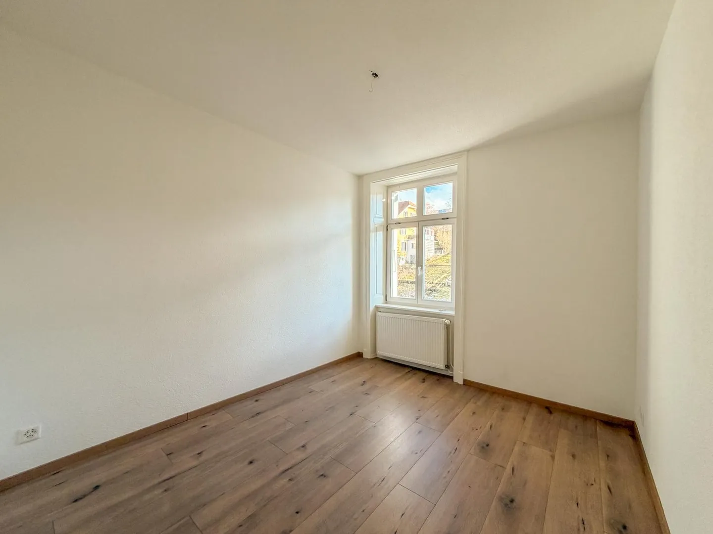 Appartamento affascinante di 4,5 stanze ristrutturato con garage - Foto 7 di 13