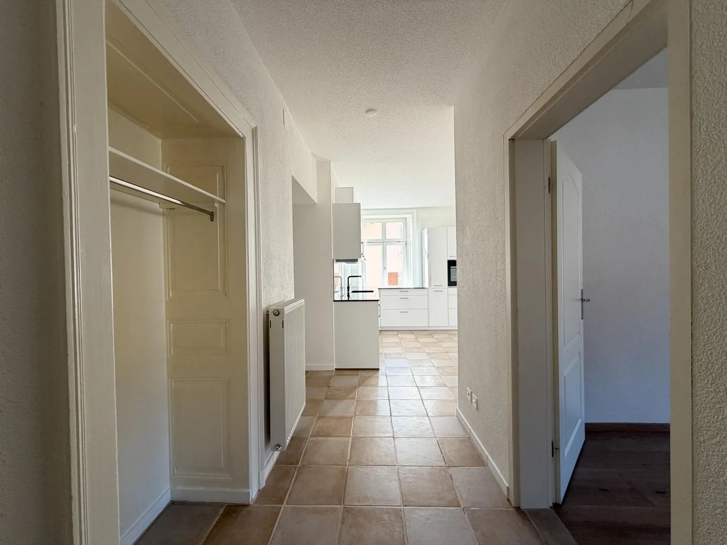 Appartamento affascinante di 4,5 stanze ristrutturato con garage - Foto 12 di 13