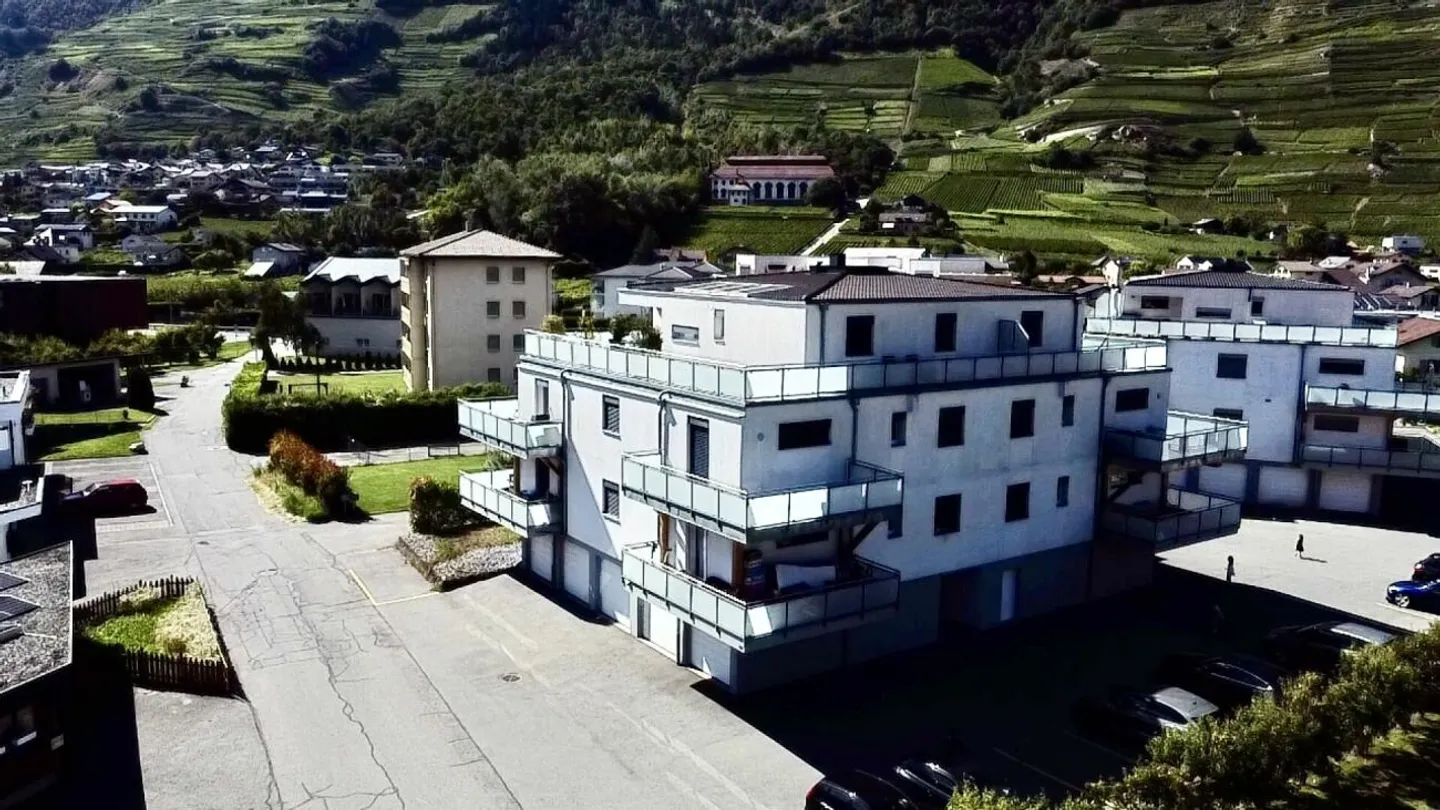 Wohnungen mit 2,5 Zimmern zur Verkauf in Fully, begehrte Lage mit Garage und privatem Parkplatz - Photo 1 sur 2